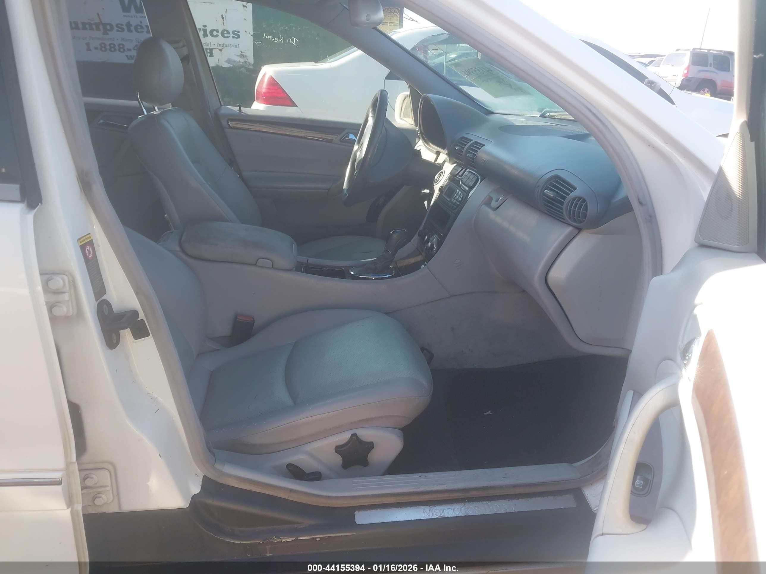 2004 Mercedes-benz C 240 4matic Белый vin: WDBRF81JX4F517514
