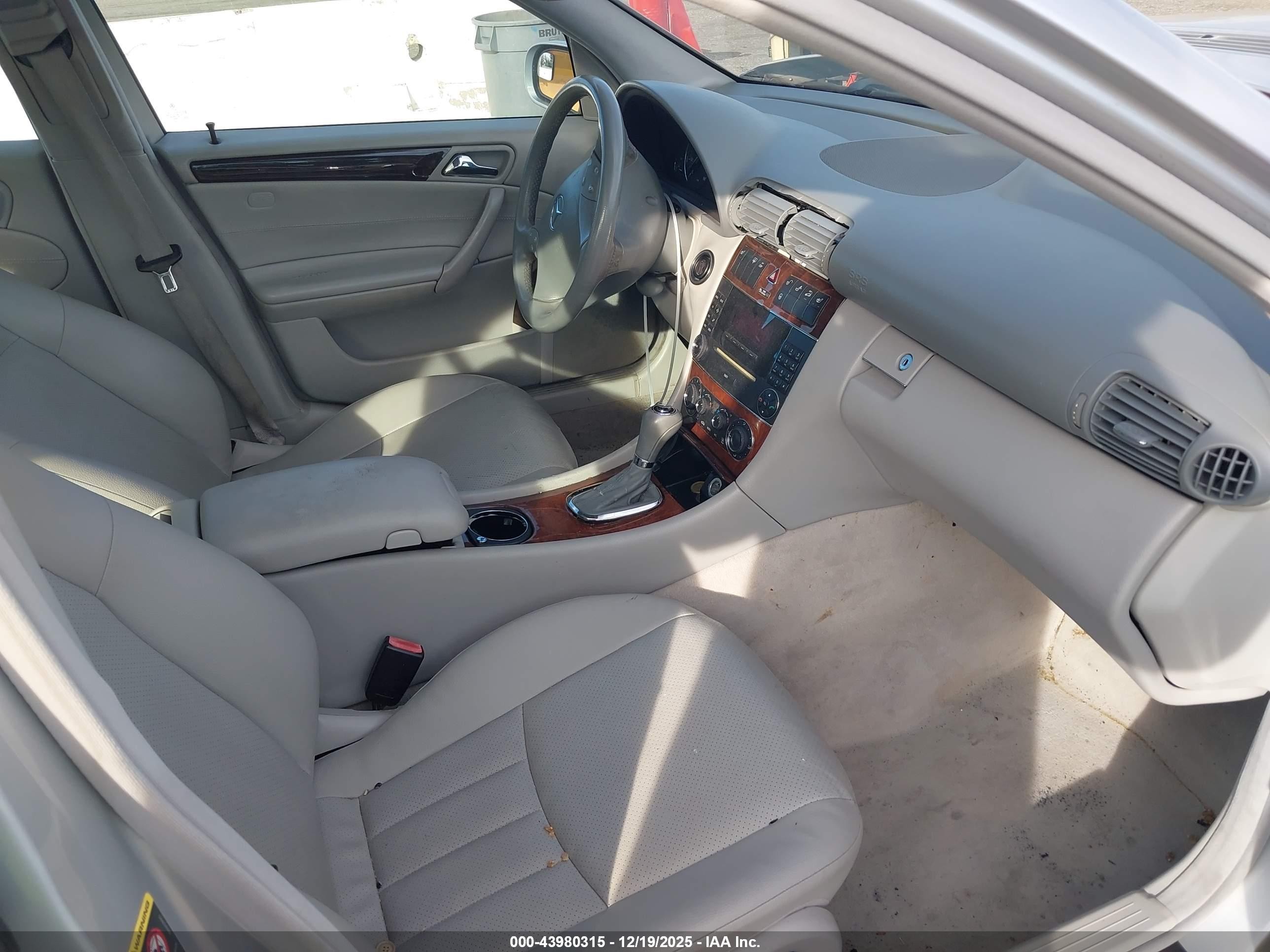 2005 Mercedes-benz C 240 Luxury 4matic Silver vin: WDBRF81JX5F677121