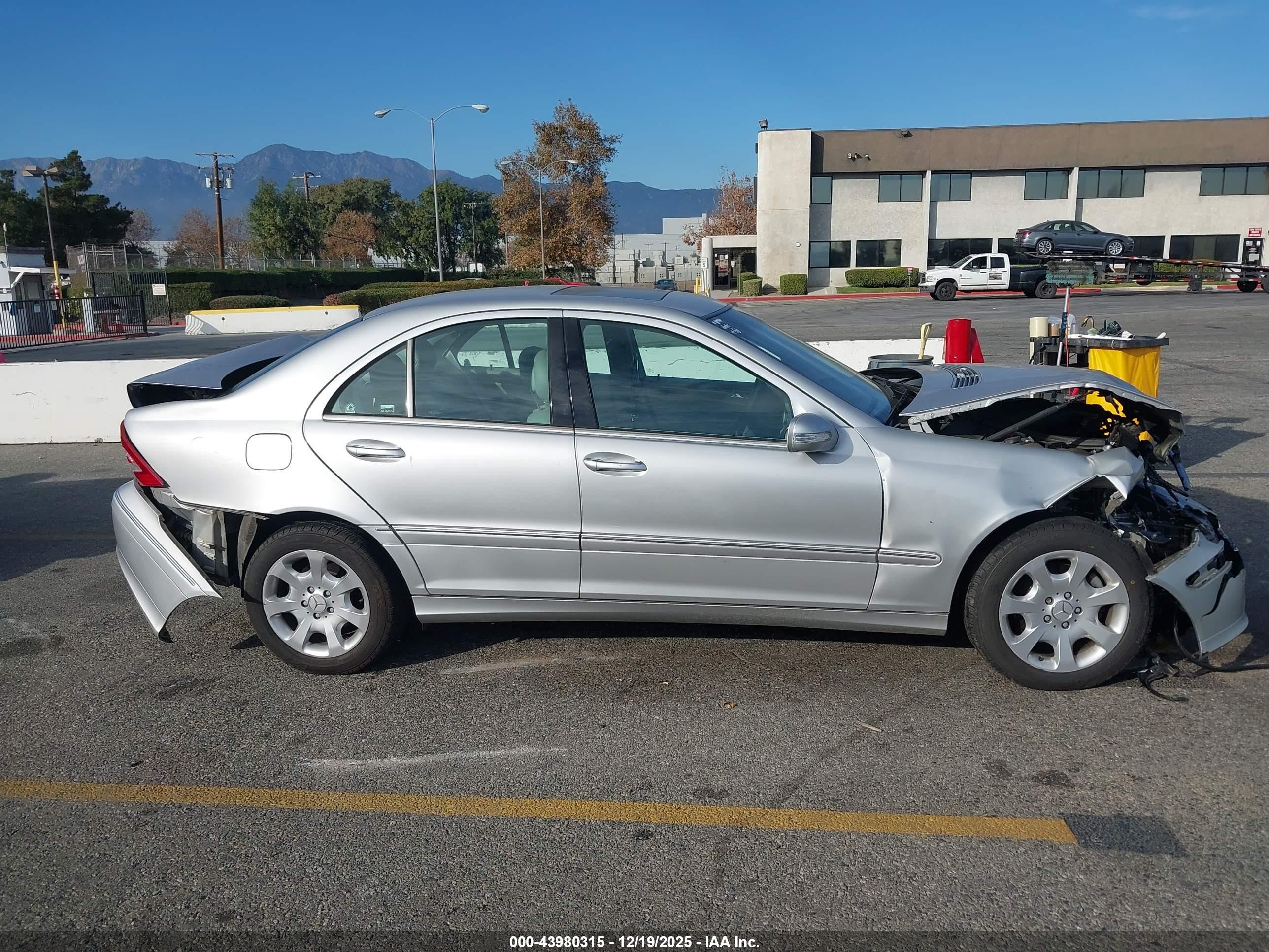 2005 Mercedes-benz C 240 Luxury 4matic Silver vin: WDBRF81JX5F677121