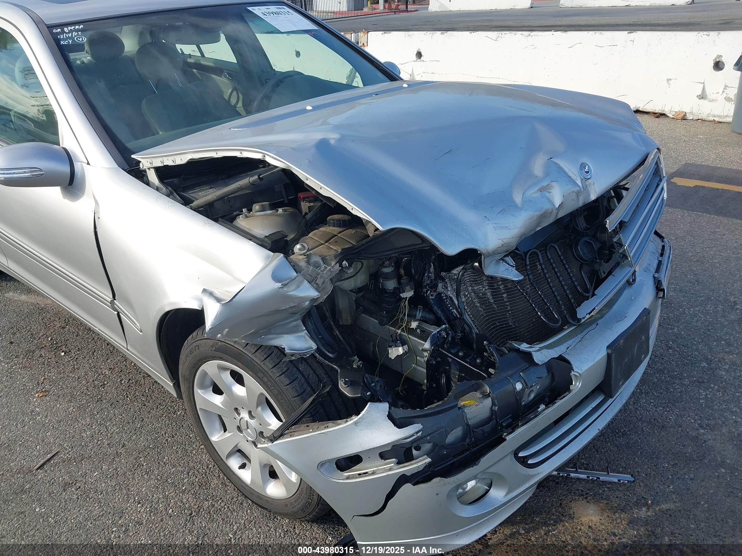2005 Mercedes-benz C 240 Luxury 4matic Silver vin: WDBRF81JX5F677121