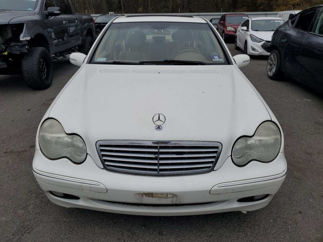 2004 Mercedes-benz C 320 4matic White vin: WDBRF84J04F545768