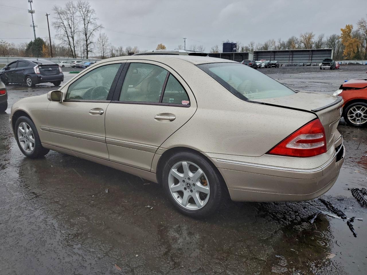 2004 Mercedes-benz C 320 4matic Бежевый vin: WDBRF84J34F498963