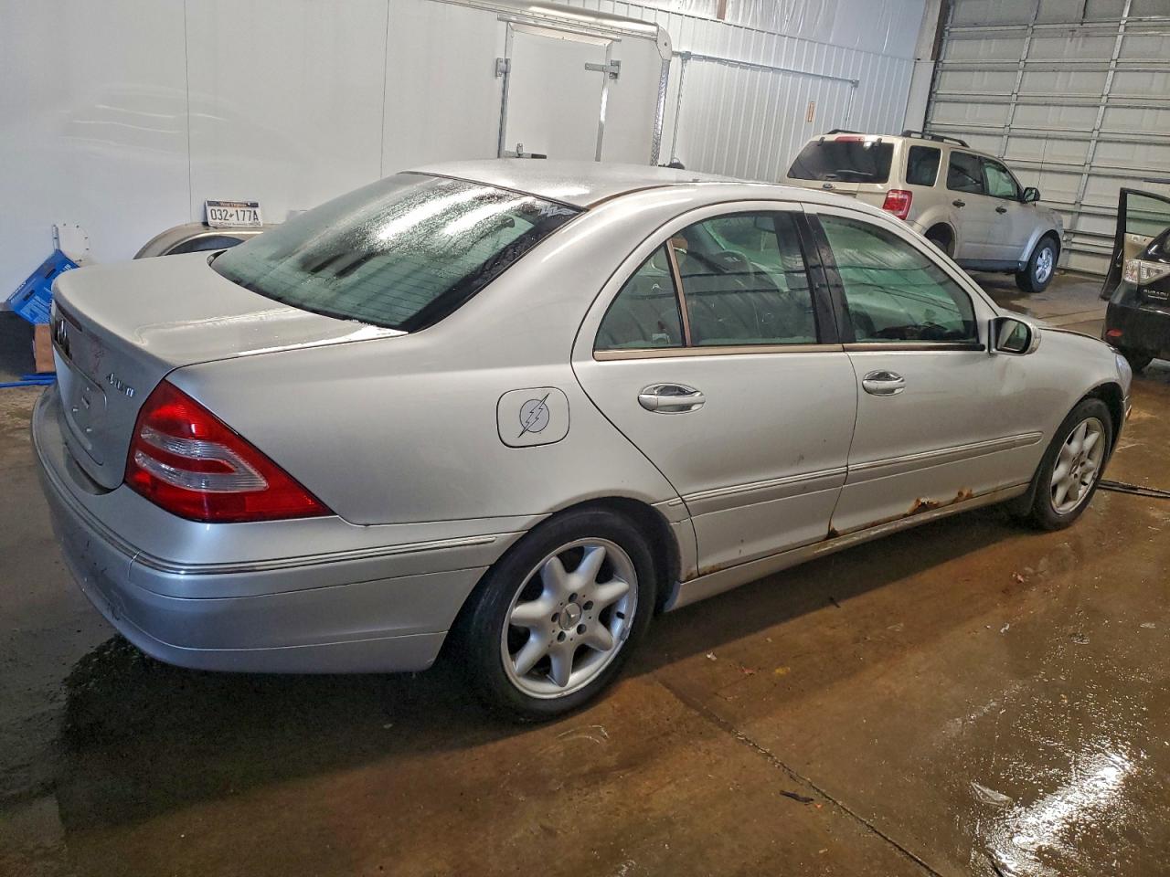 2004 Mercedes-benz C 320 4matic Серебряный vin: WDBRF84J94F528791