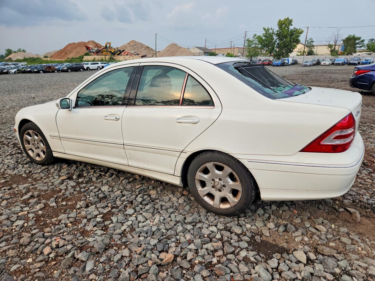 2006 Mercedes-benz C 350 4matic White vin: WDBRF87J96F786954