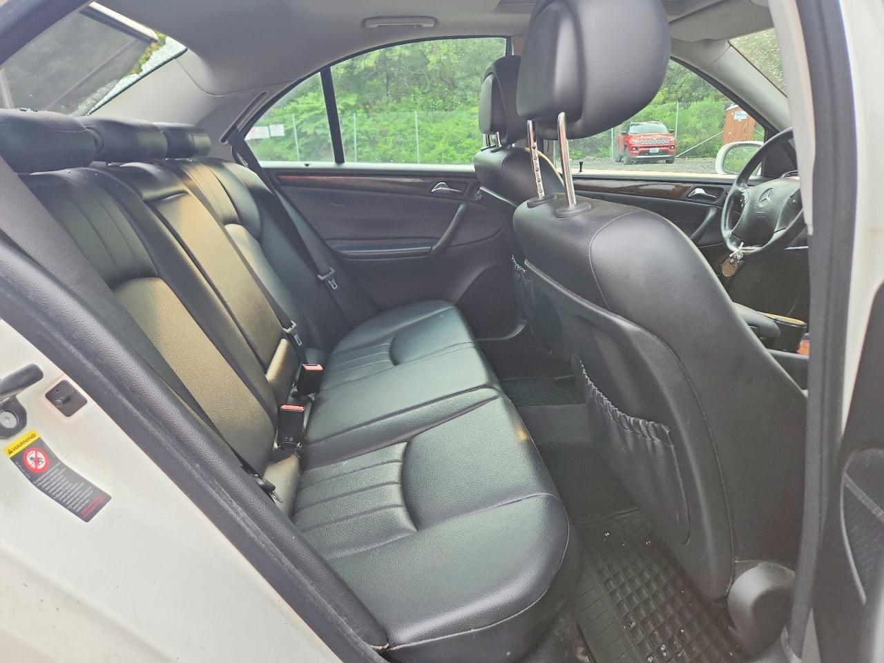 2006 Mercedes-benz C 350 4matic White vin: WDBRF87J96F786954