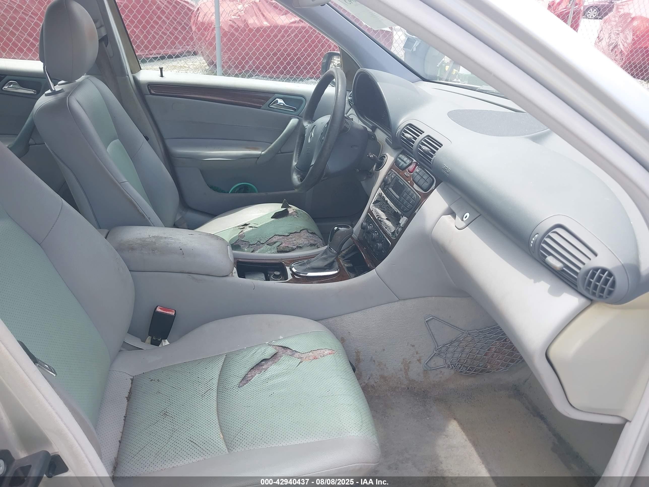 2003 Mercedes-benz C 240   Серебряный vin: WDBRH61J53F382570