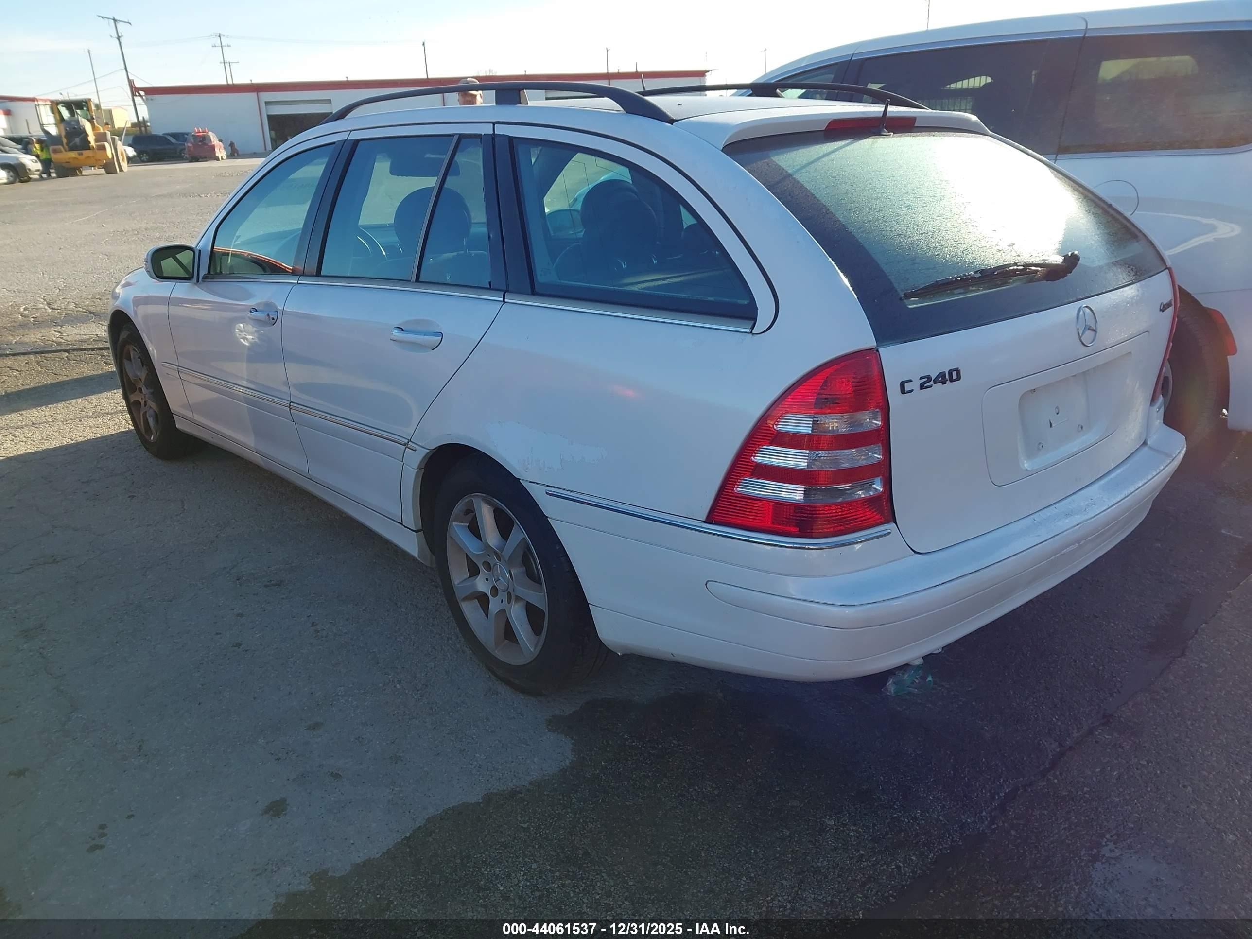 2005 Mercedes-benz C 240 Luxury White vin: WDBRH61J55F595425