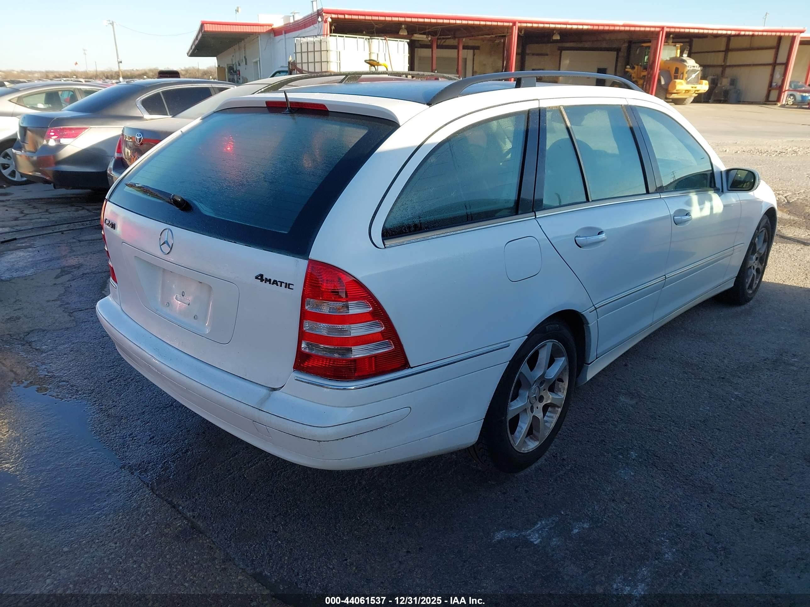 2005 Mercedes-benz C 240 Luxury White vin: WDBRH61J55F595425