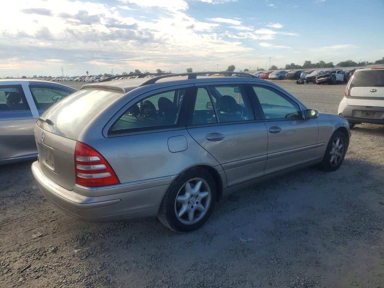 2004 Mercedes-benz C 240 Sportwagon Коричневый vin: WDBRH61J74F453835