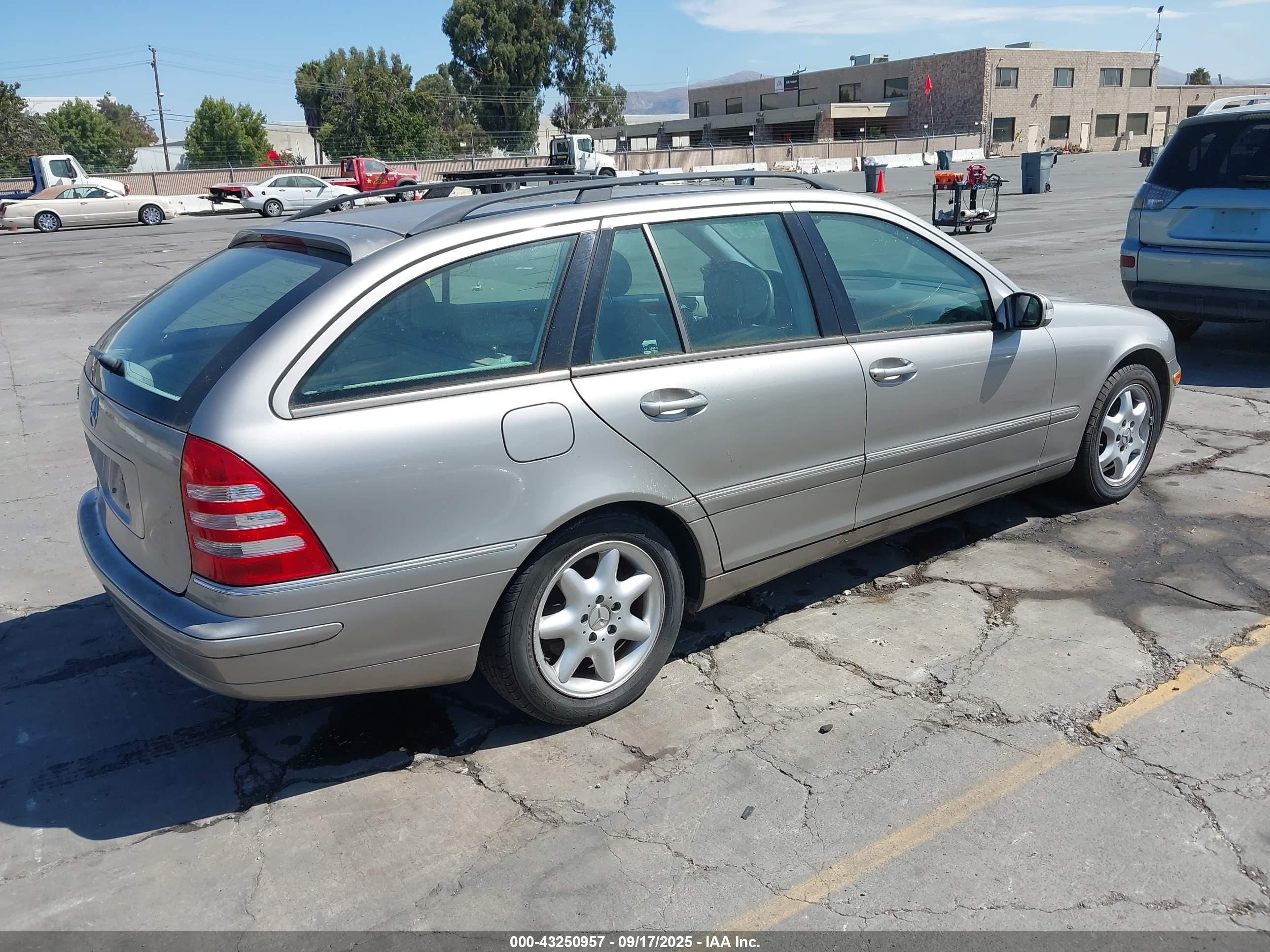 2003 Mercedes-benz C 240   Gold vin: WDBRH61J93F358899