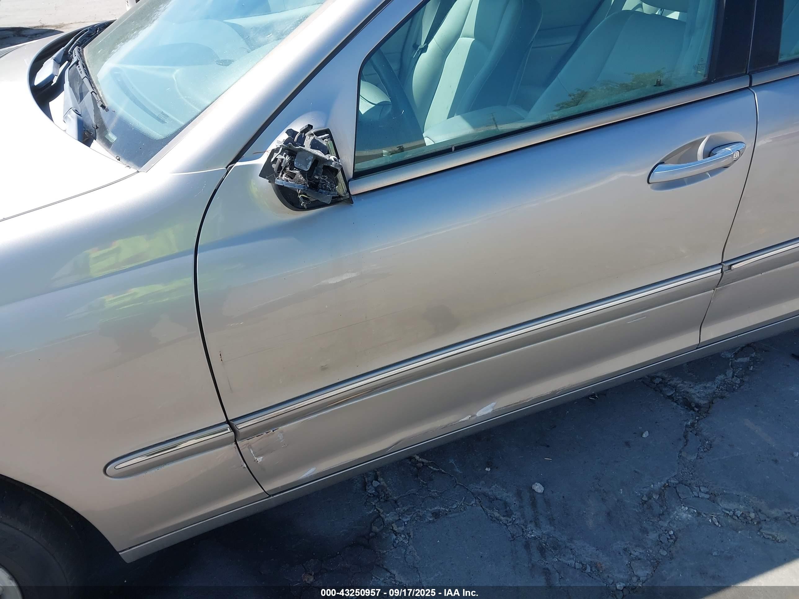2003 Mercedes-benz C 240   Gold vin: WDBRH61J93F358899