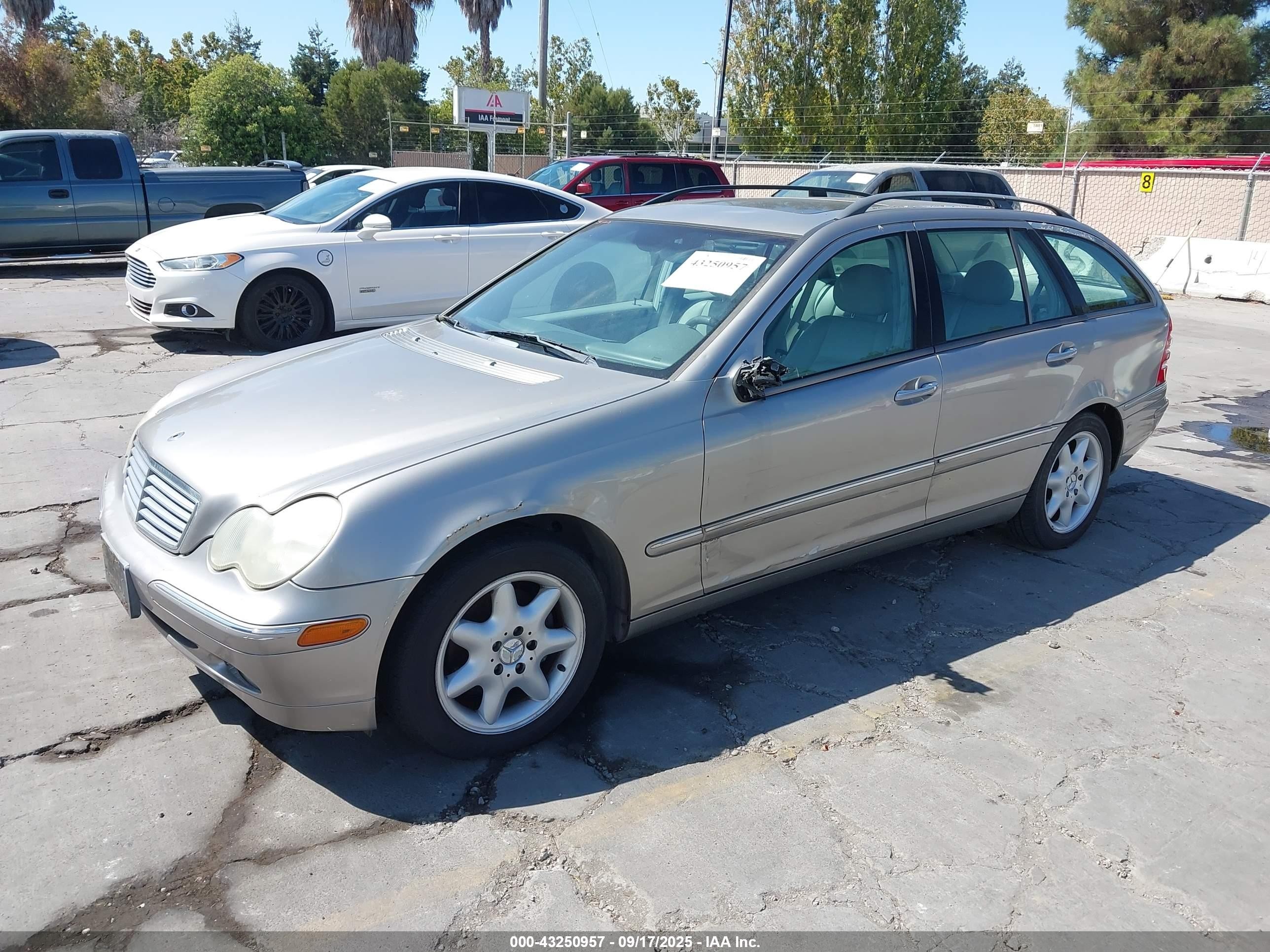2003 Mercedes-benz C 240   Gold vin: WDBRH61J93F358899