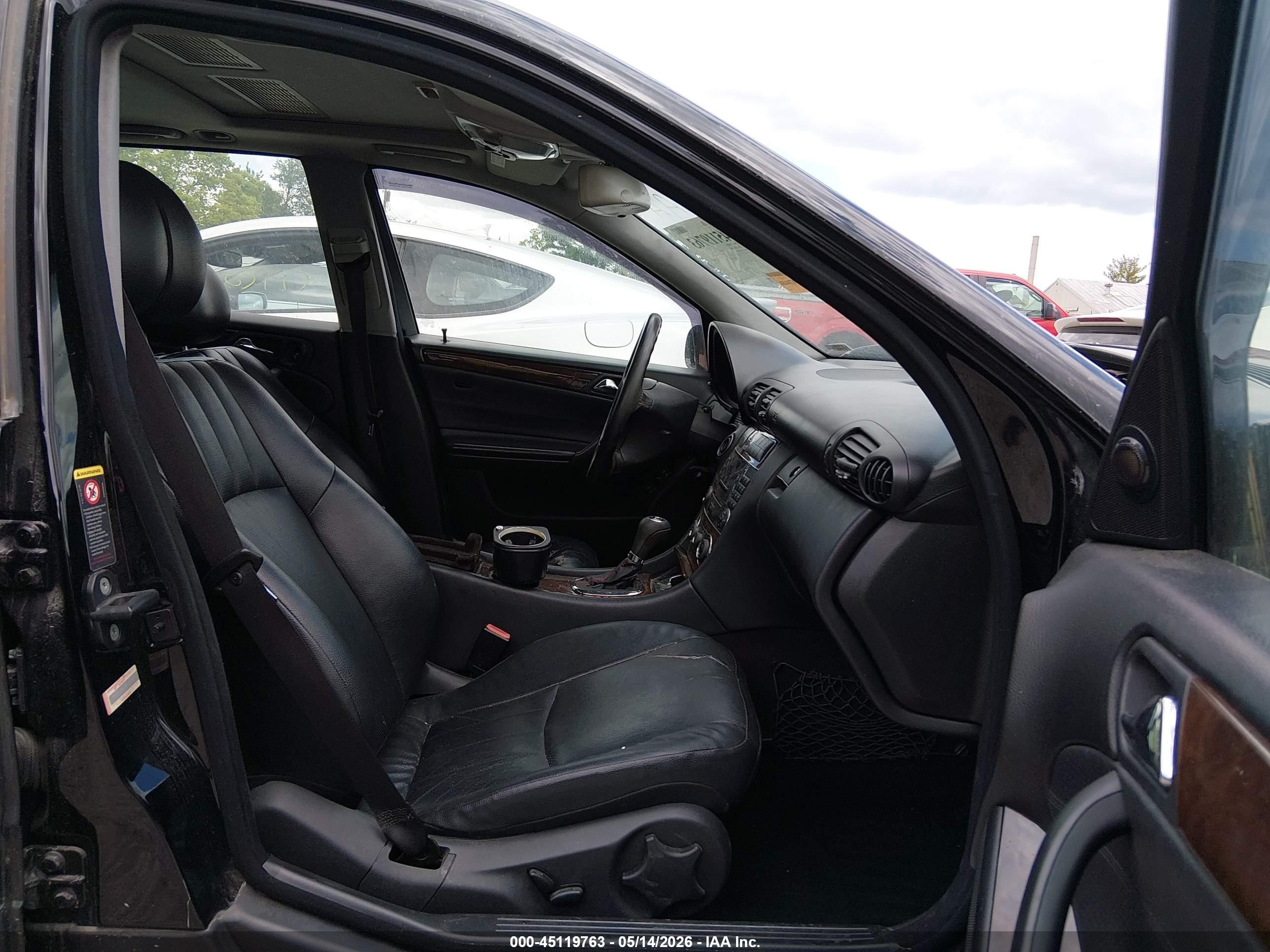 2005 Mercedes-benz C 240 Luxury Черный vin: WDBRH61JX5F640956