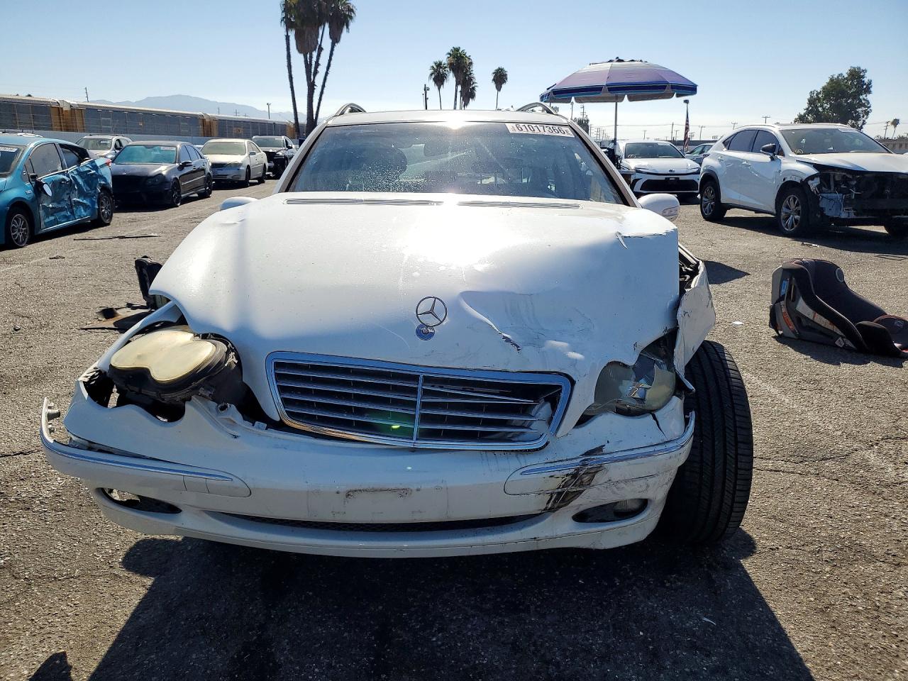 2002 Mercedes-benz C 320 White vin: WDBRH64J42F179258