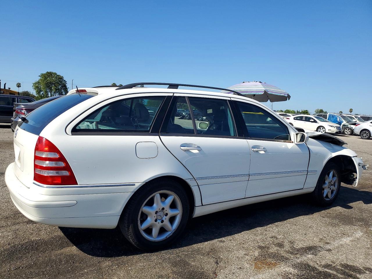 2002 Mercedes-benz C 320 White vin: WDBRH64J42F179258