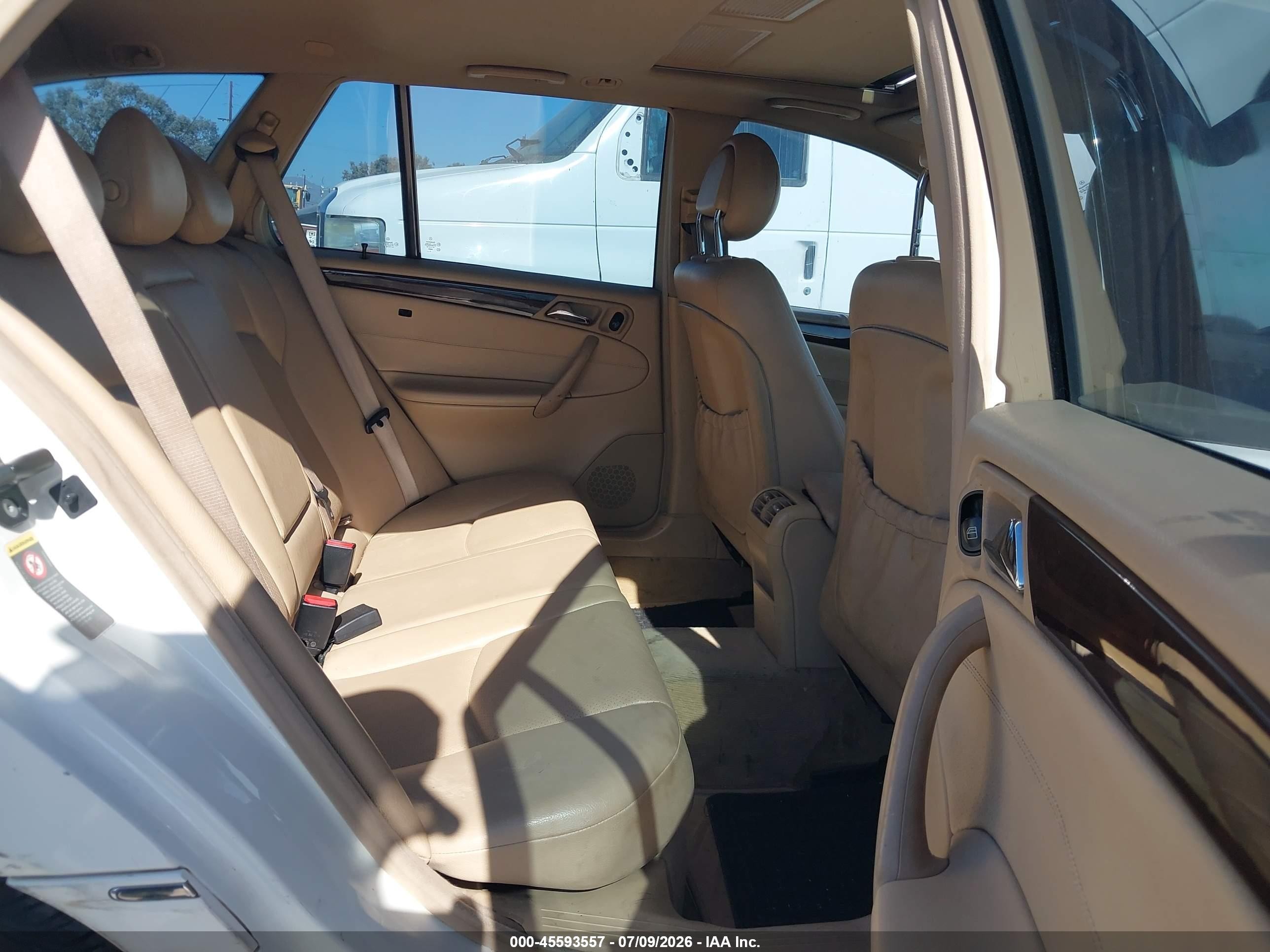 2004 Mercedes-benz C 320   White vin: WDBRH64J74F503399