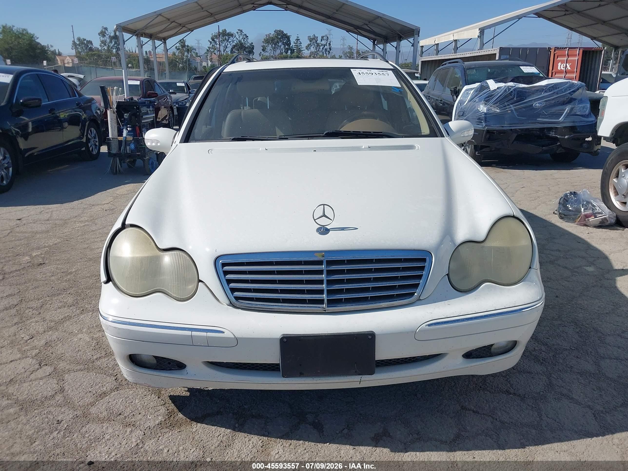 2004 Mercedes-benz C 320   White vin: WDBRH64J74F503399