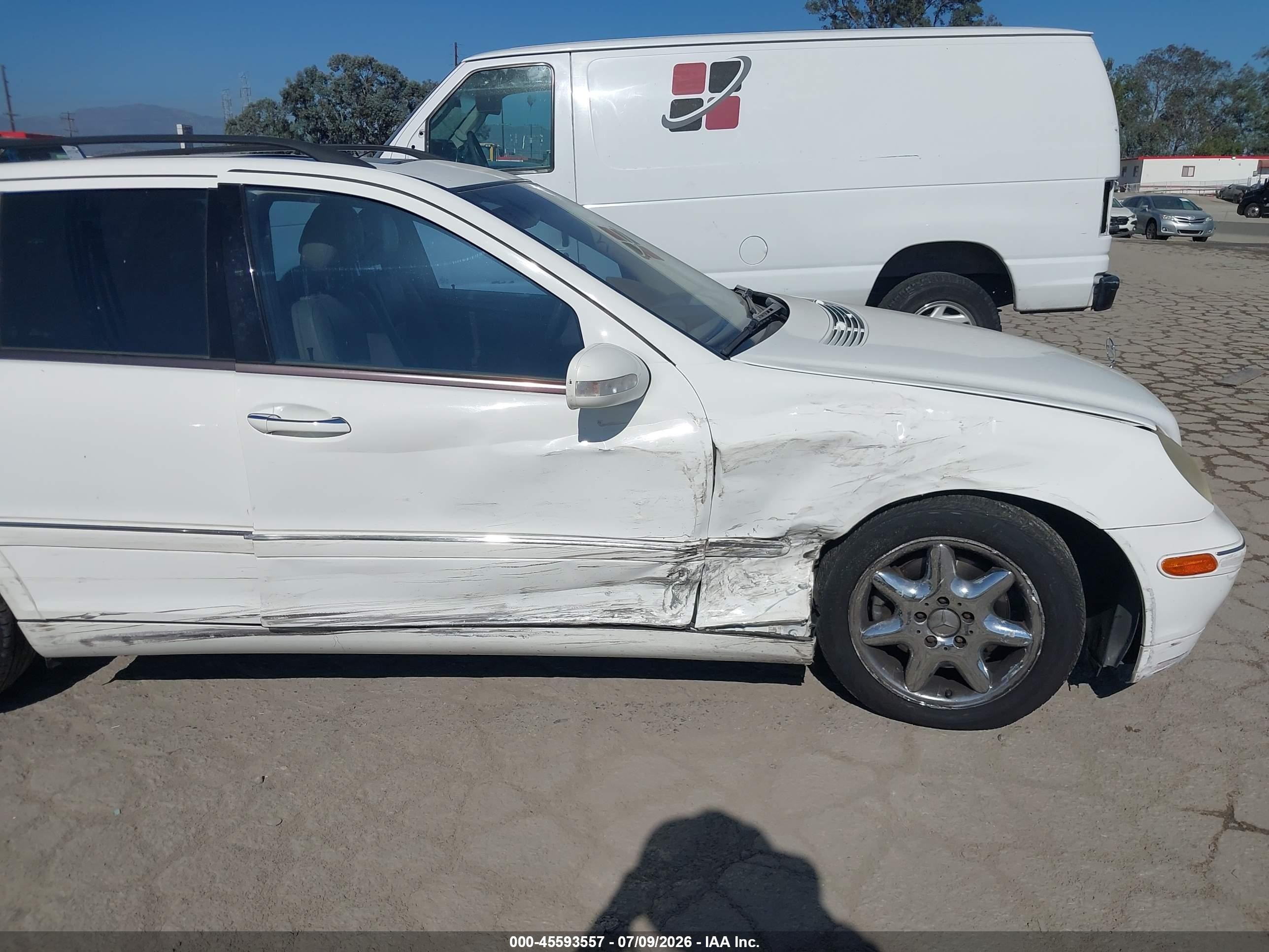 2004 Mercedes-benz C 320   White vin: WDBRH64J74F503399