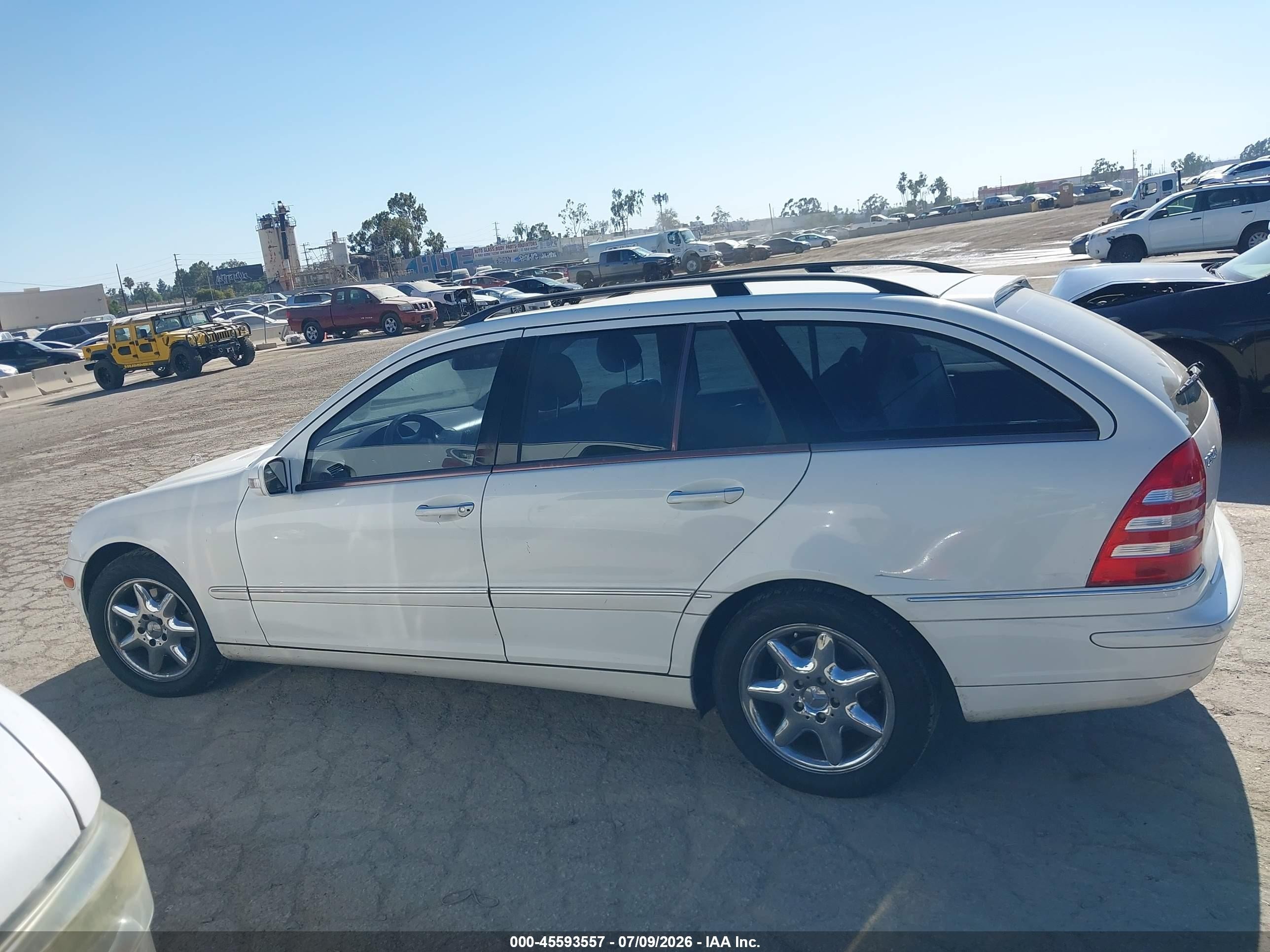 2004 Mercedes-benz C 320   White vin: WDBRH64J74F503399