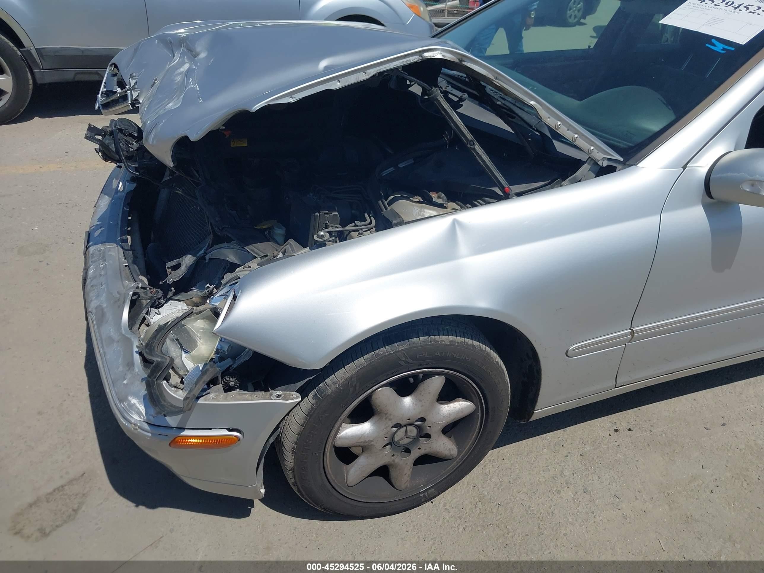 2002 Mercedes-benz C 320   Серебряный vin: WDBRH64JX2F164912