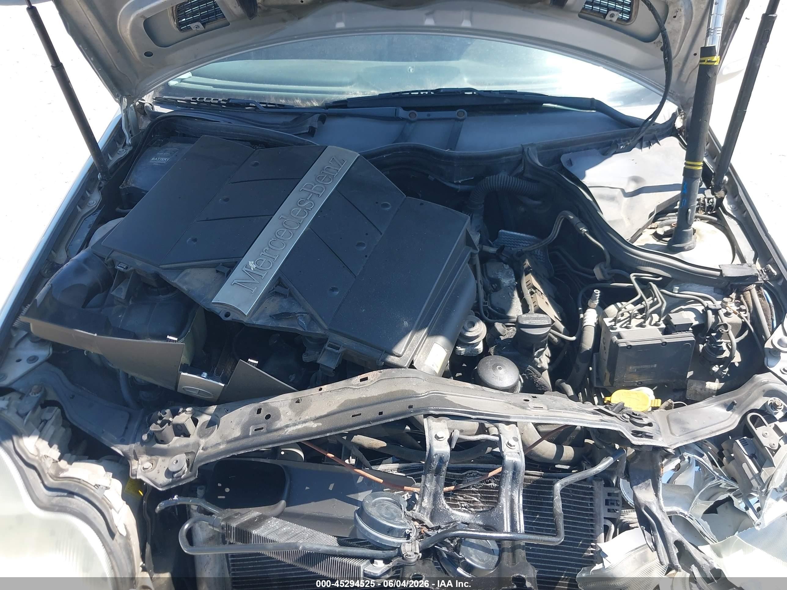 2002 Mercedes-benz C 320   Серебряный vin: WDBRH64JX2F164912