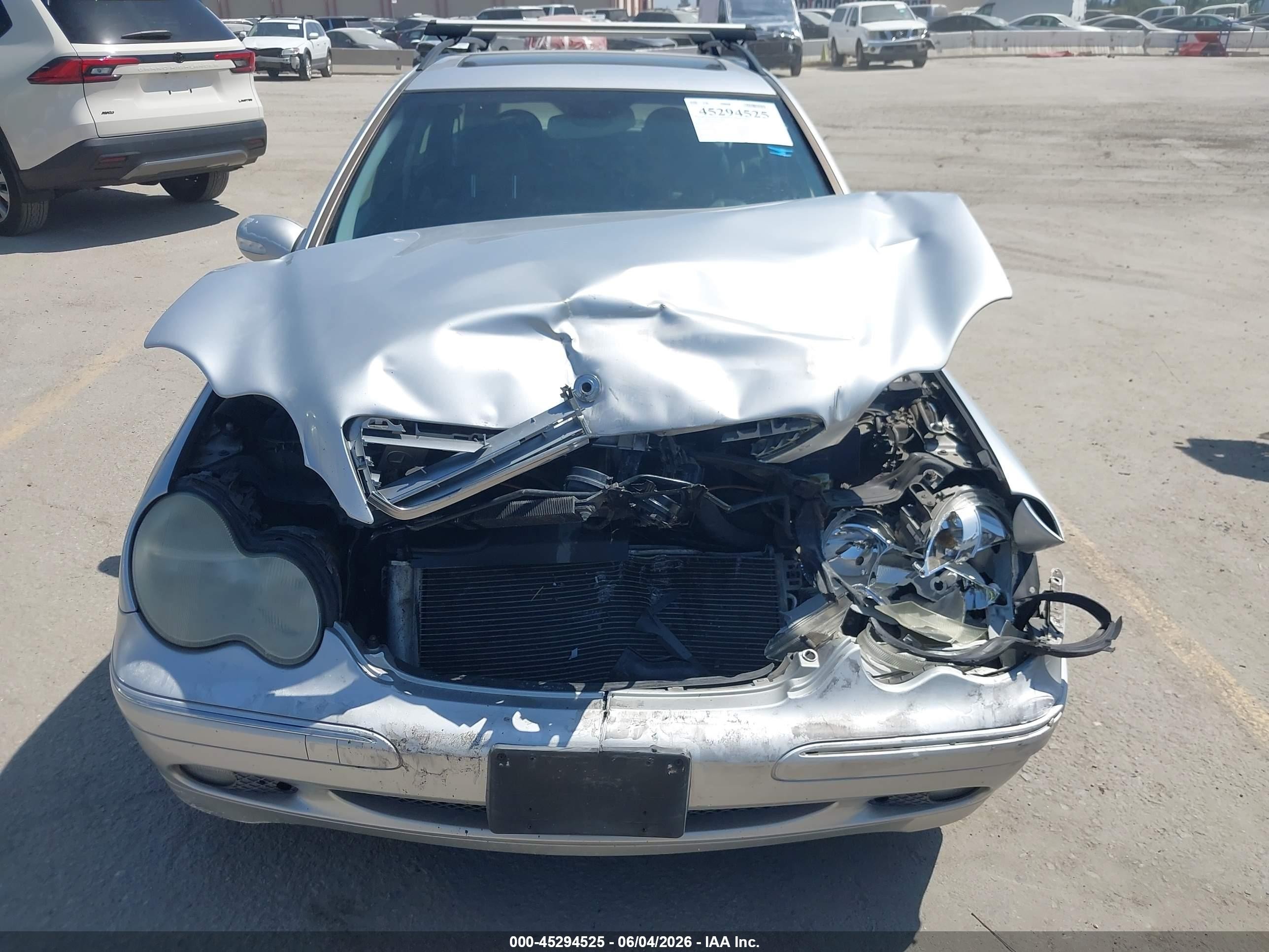 2002 Mercedes-benz C 320   Серебряный vin: WDBRH64JX2F164912