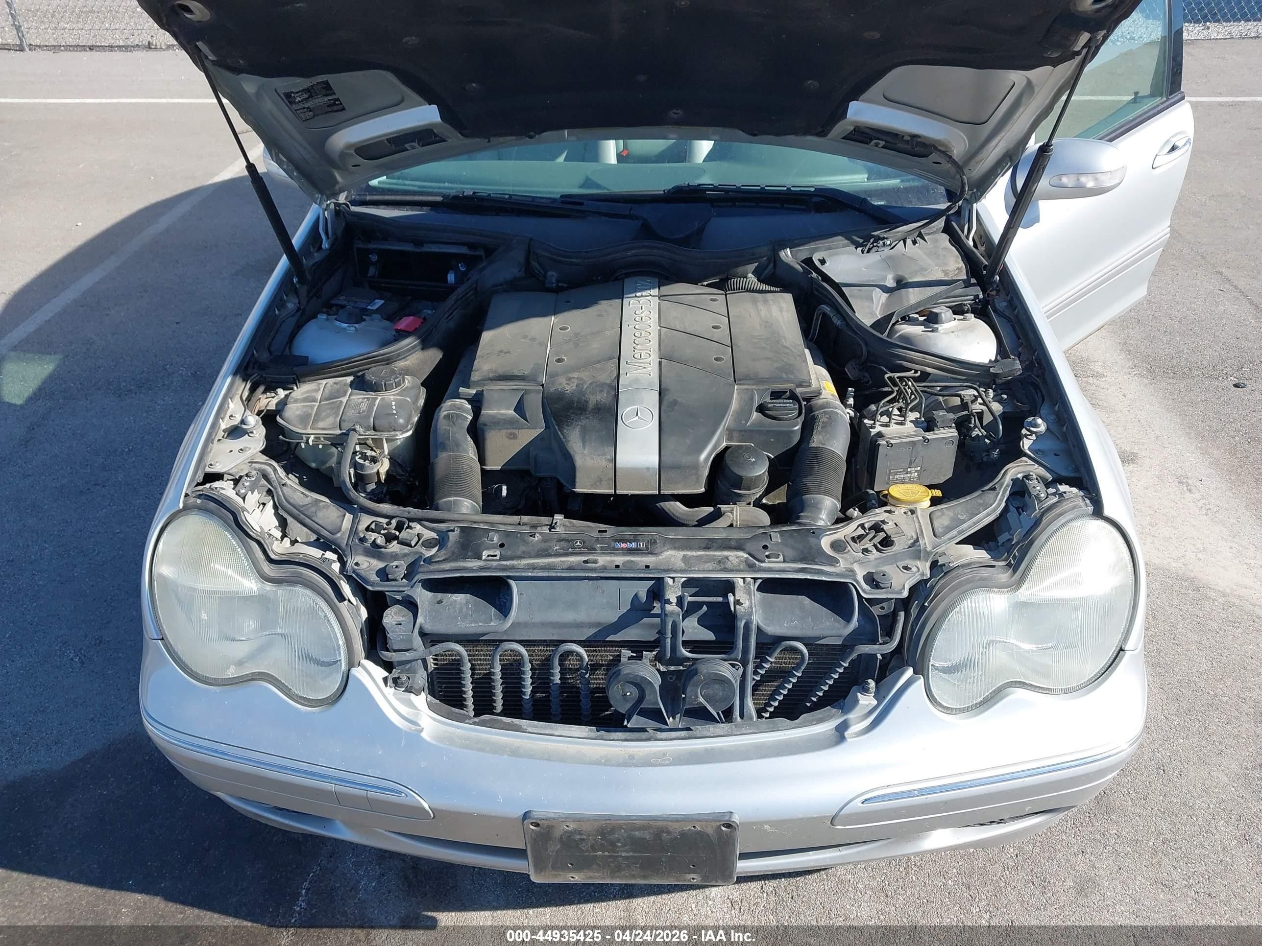 2004 Mercedes-benz C 240 4matic Серебряный vin: WDBRH81J24F480064