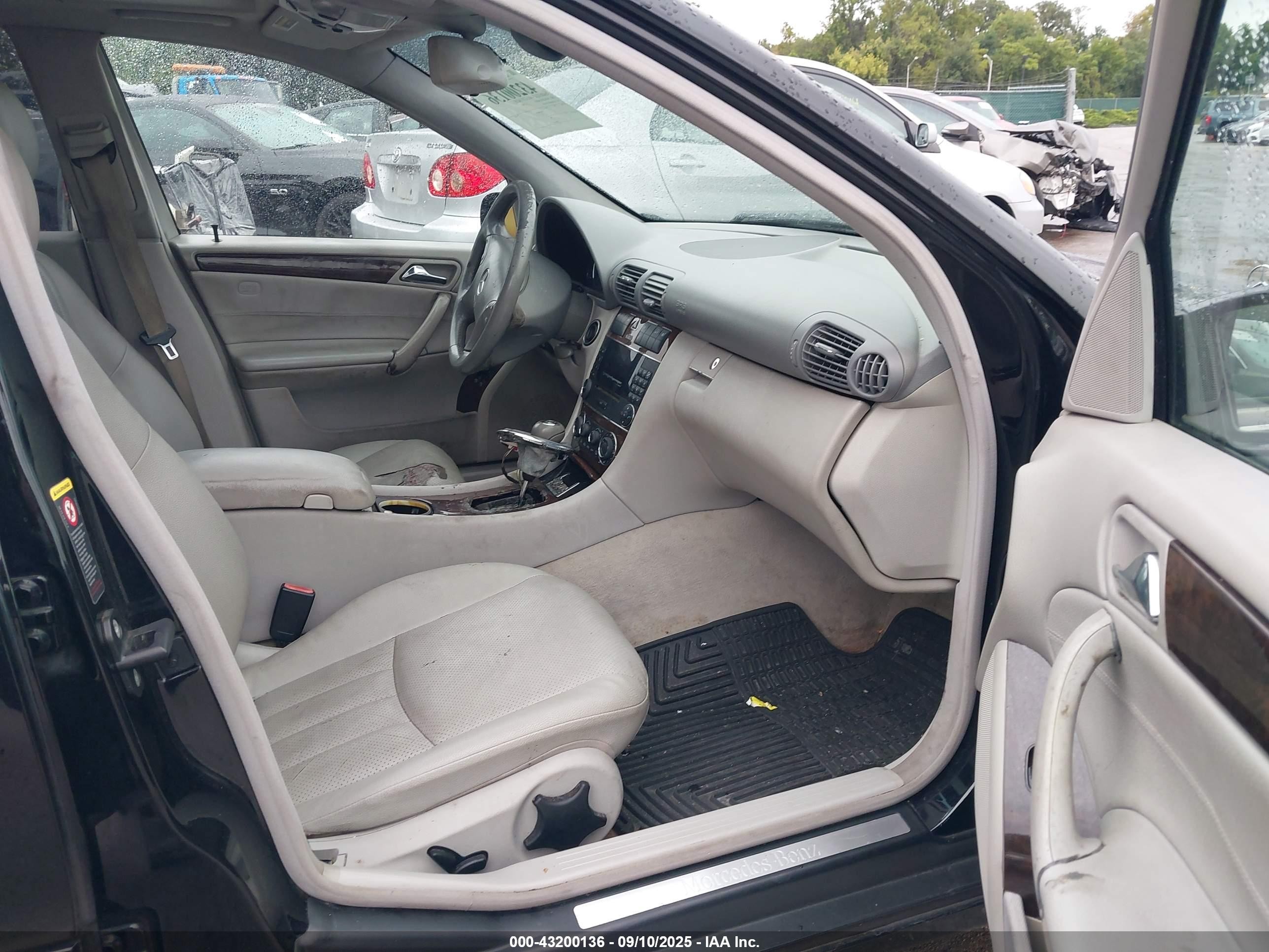 2005 Mercedes-benz C 240 Luxury 4matic Black vin: WDBRH81J85F567579