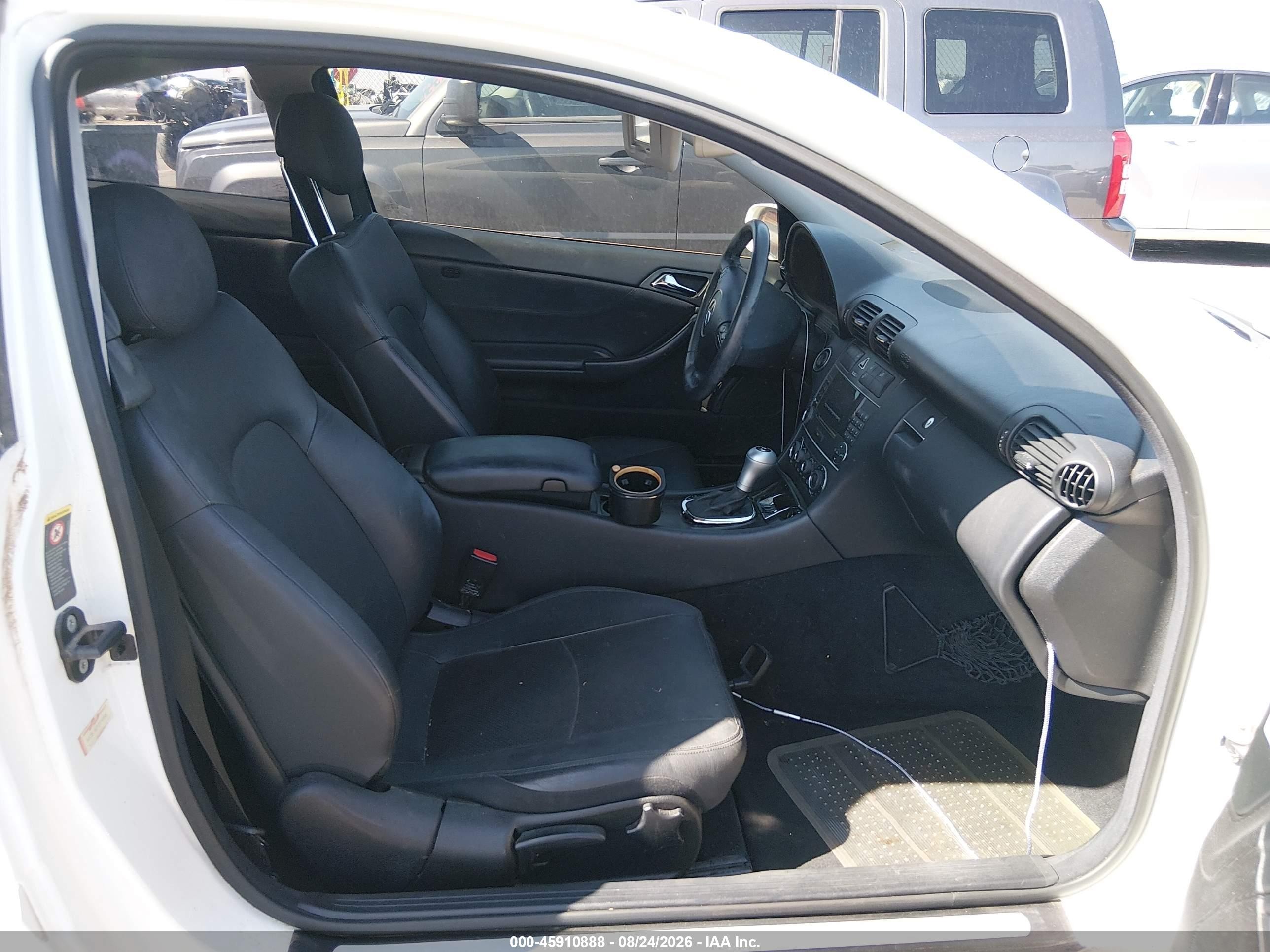 2005 Mercedes-benz C 230 Kompressor Sport White vin: WDBRN40JX5A649524