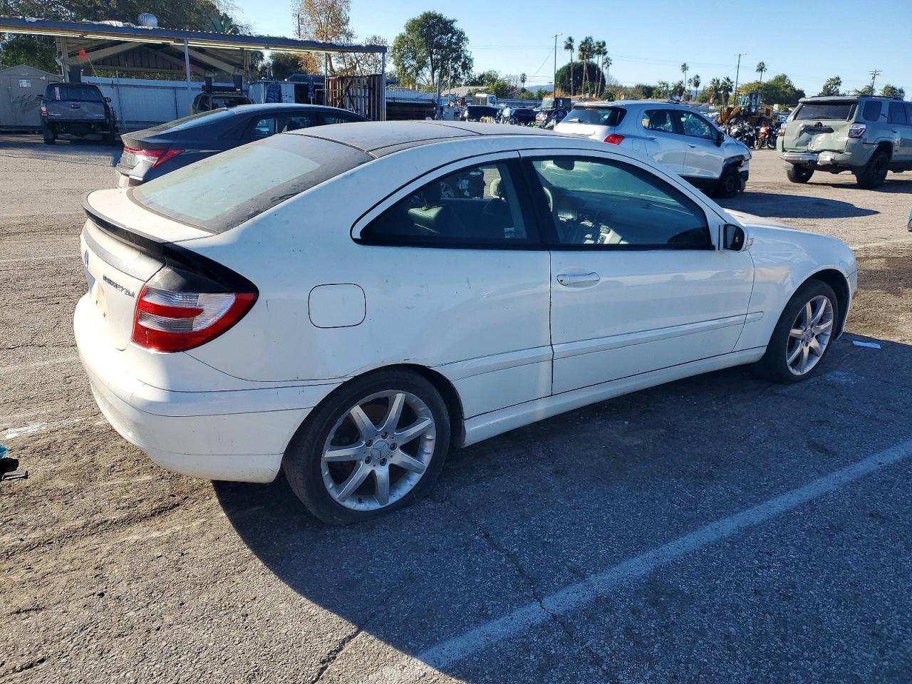 2002 Mercedes-benz C 230k Sport Coupe White vin: WDBRN47J22A325081