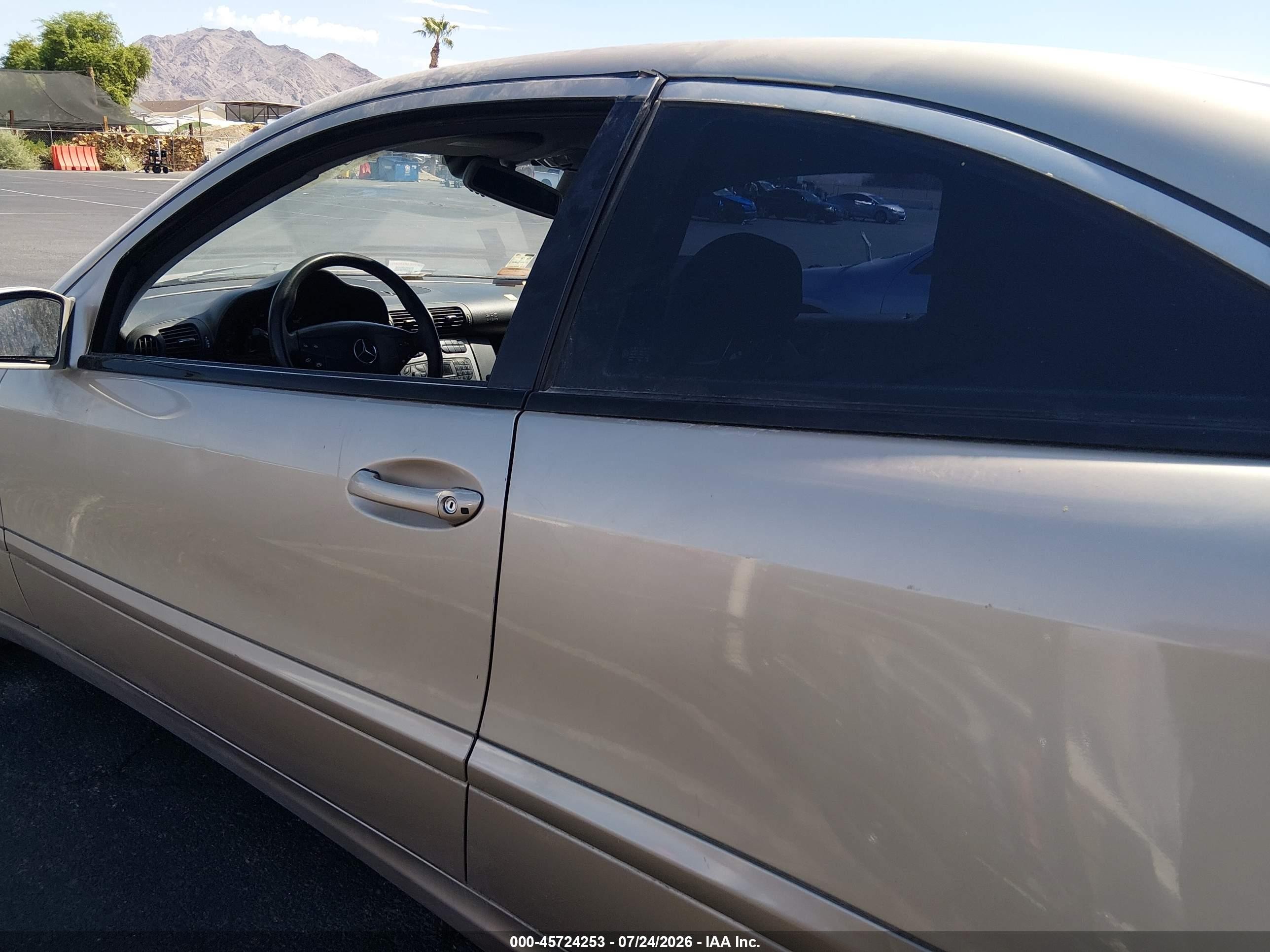 2002 Mercedes-benz C 230   Бежевый vin: WDBRN47J22A378170