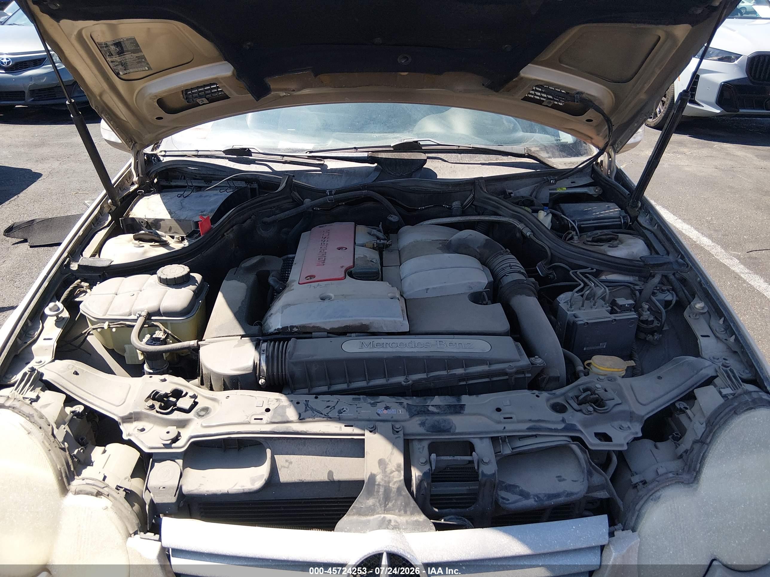 2002 Mercedes-benz C 230   Бежевый vin: WDBRN47J22A378170