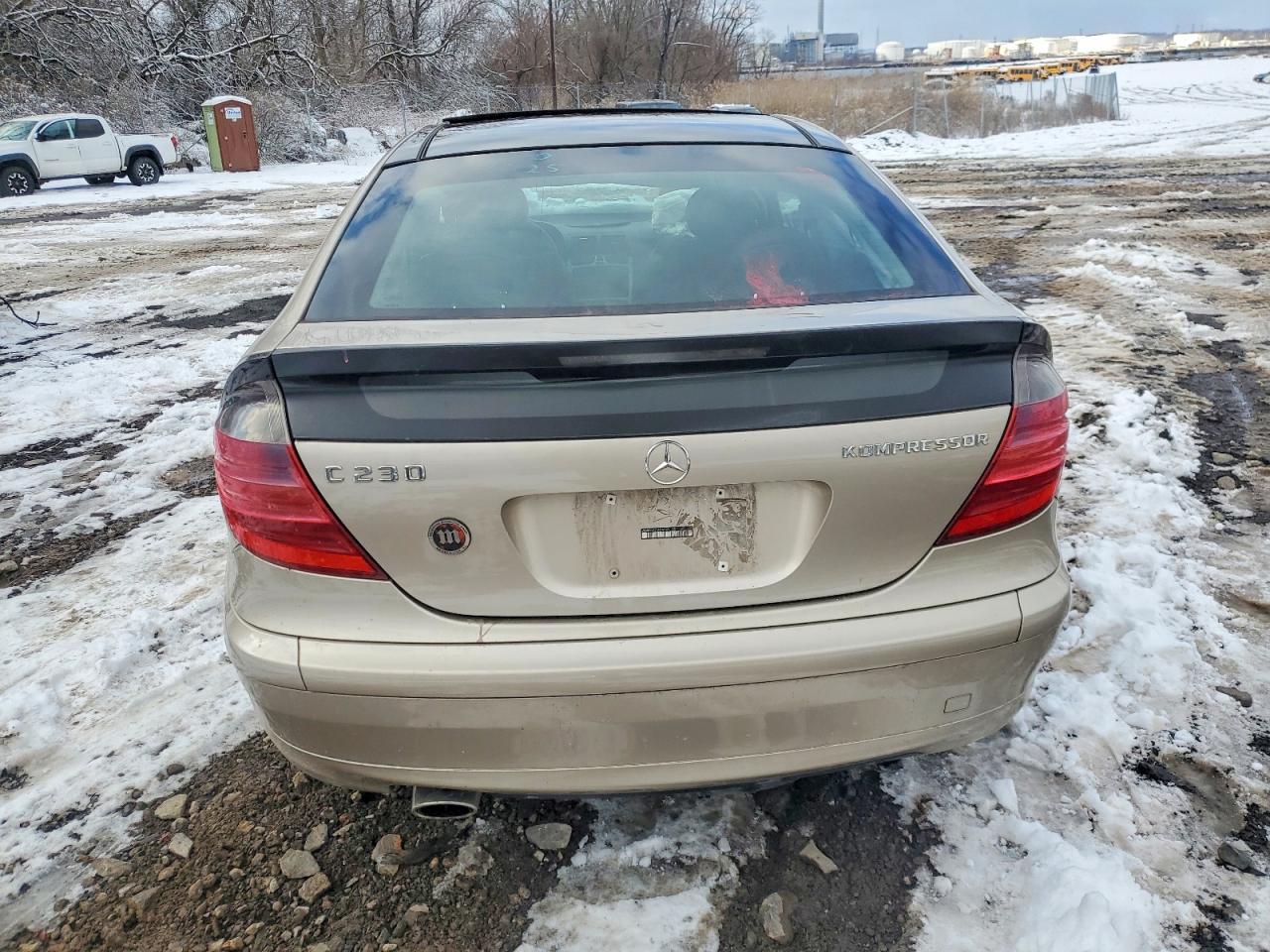 2002 Mercedes-benz C 230k Sport Coupe Gold vin: WDBRN47J42A224155