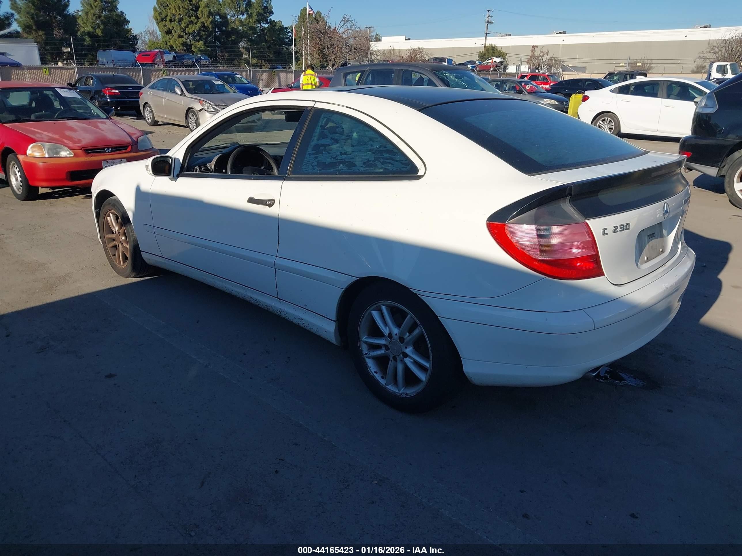 2002 Mercedes-benz C 230   White vin: WDBRN47J82A226829