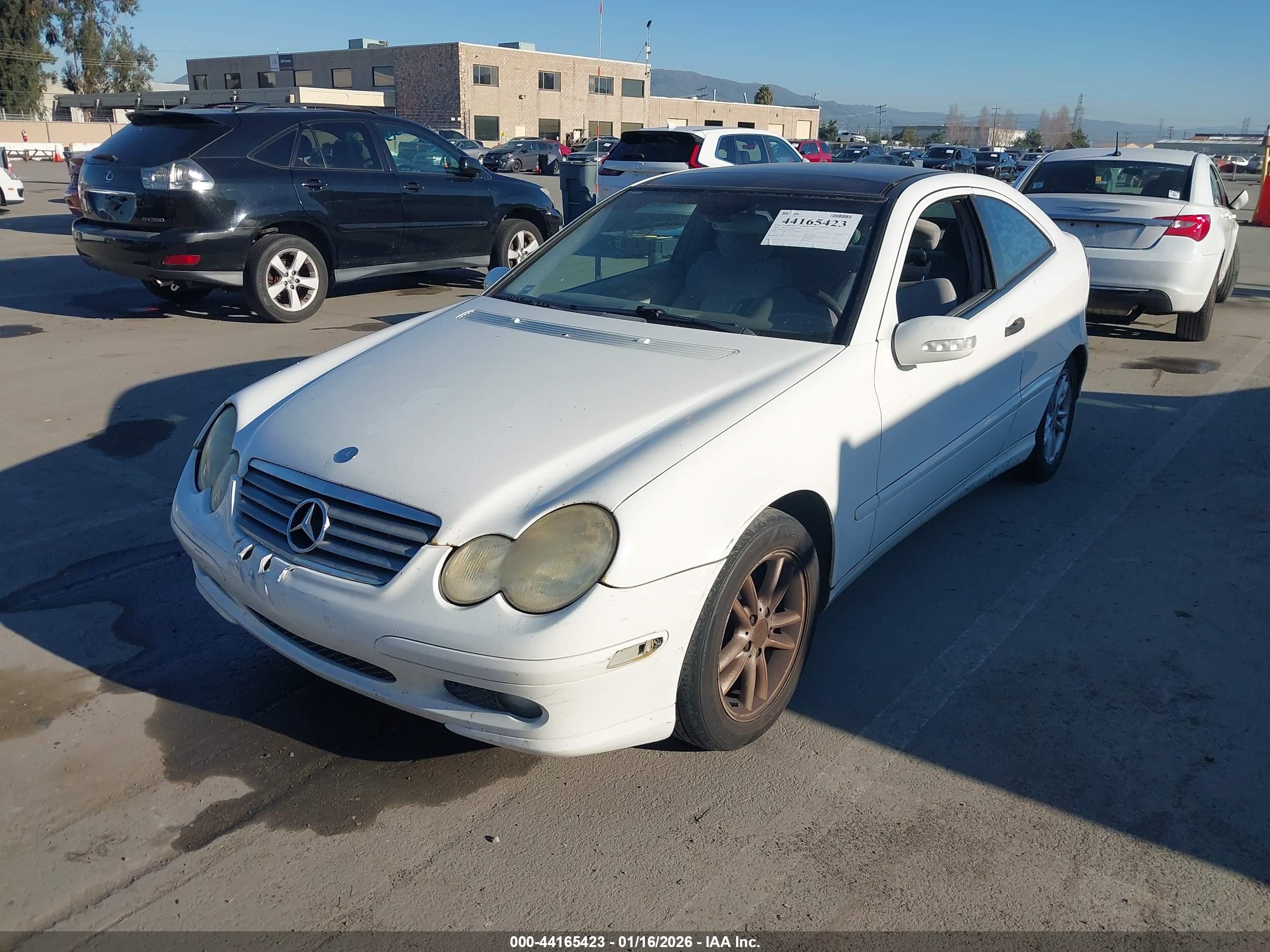 2002 Mercedes-benz C 230   White vin: WDBRN47J82A226829