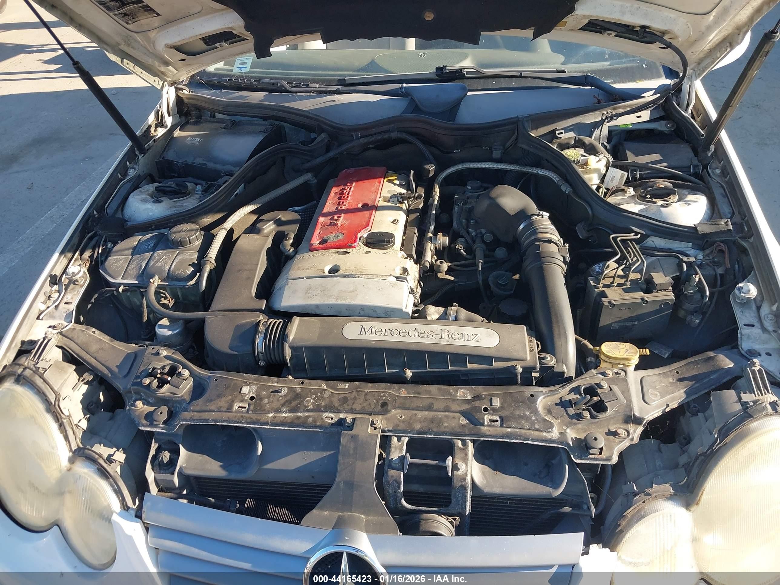 2002 Mercedes-benz C 230   White vin: WDBRN47J82A226829