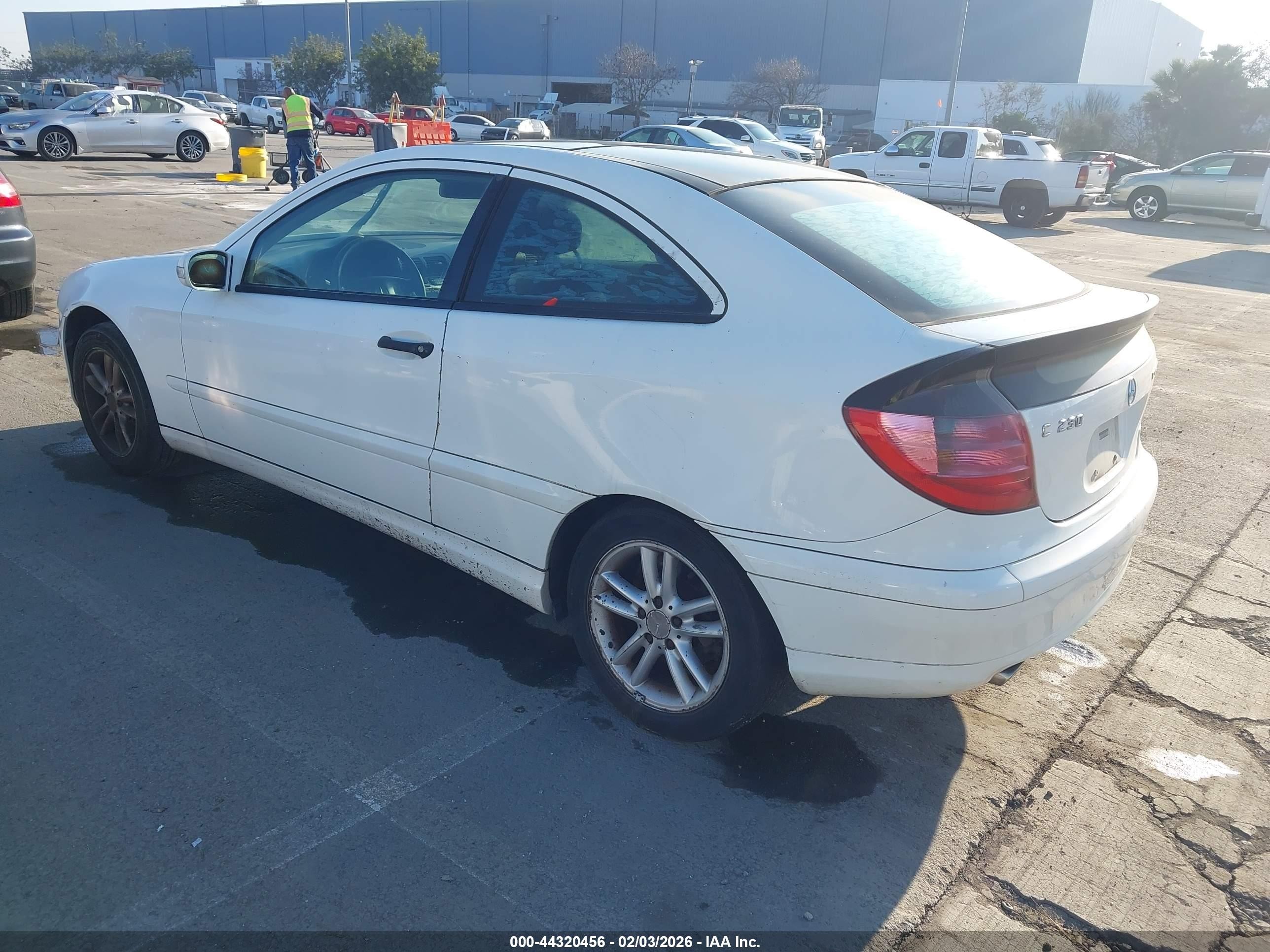 2002 Mercedes-benz C 230   White vin: WDBRN47J82A226829