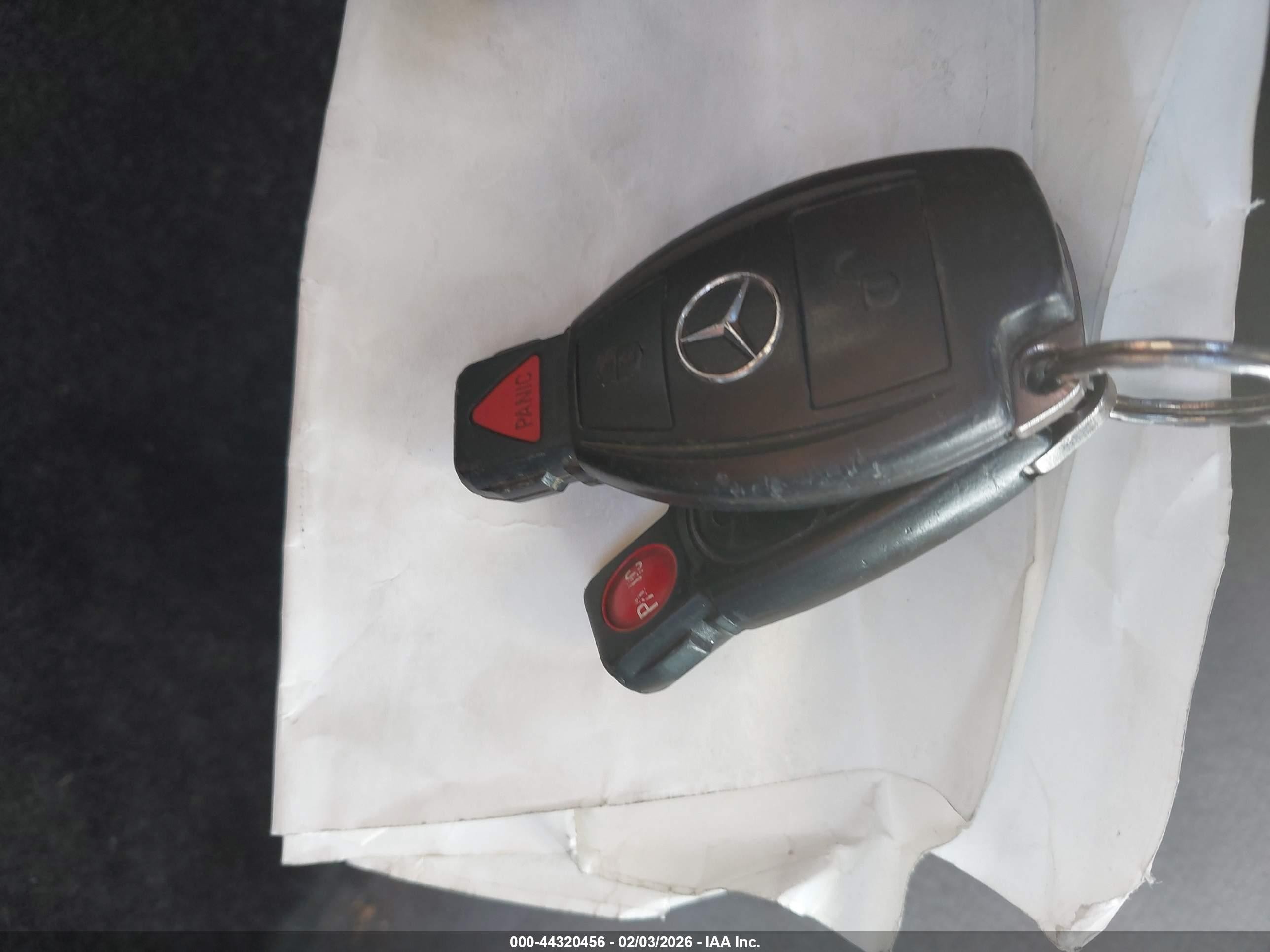 2002 Mercedes-benz C 230   White vin: WDBRN47J82A226829
