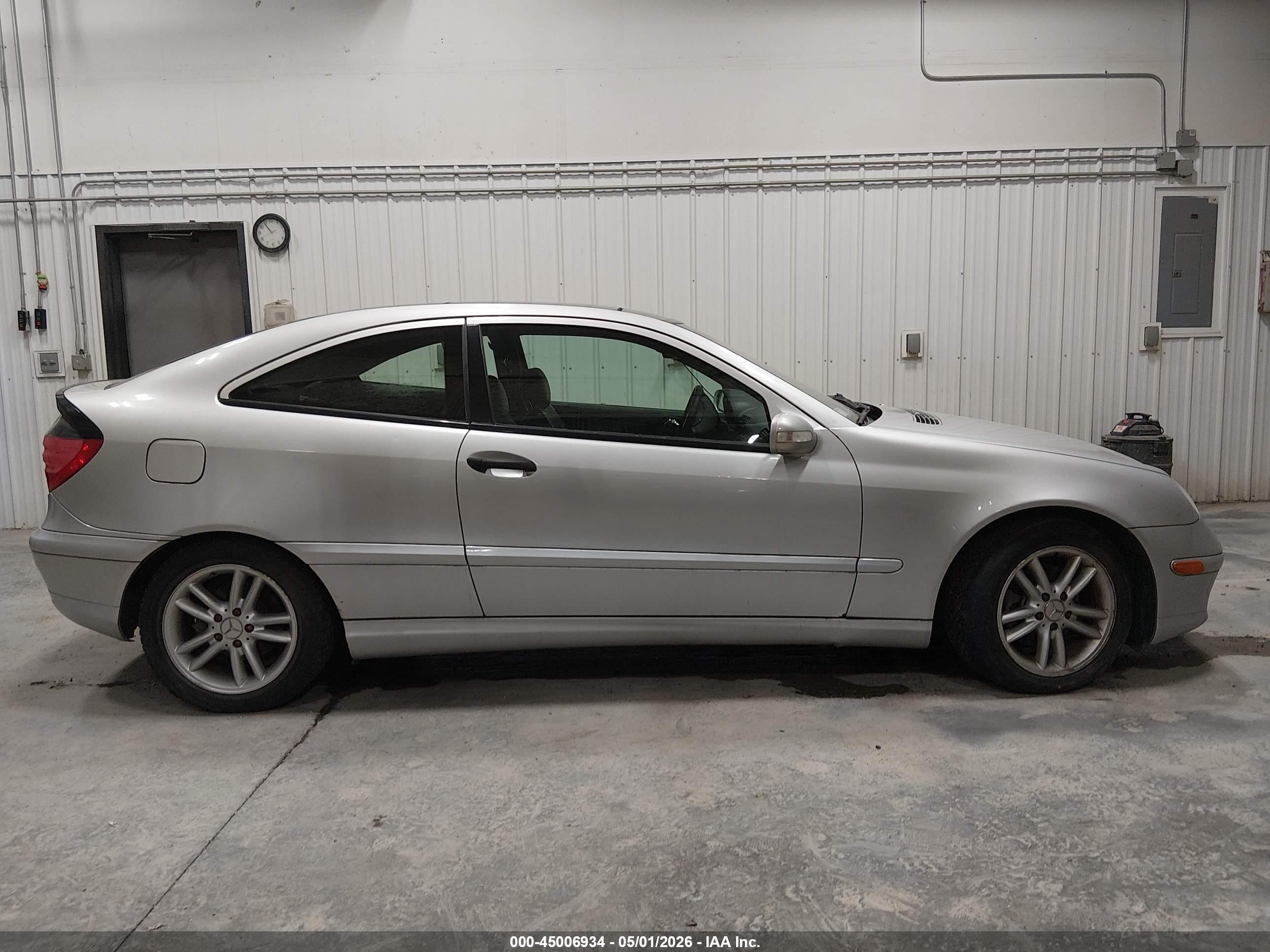 2002 Mercedes-benz C 230k Sport Coupe Silver vin: WDBRN47J92A367571