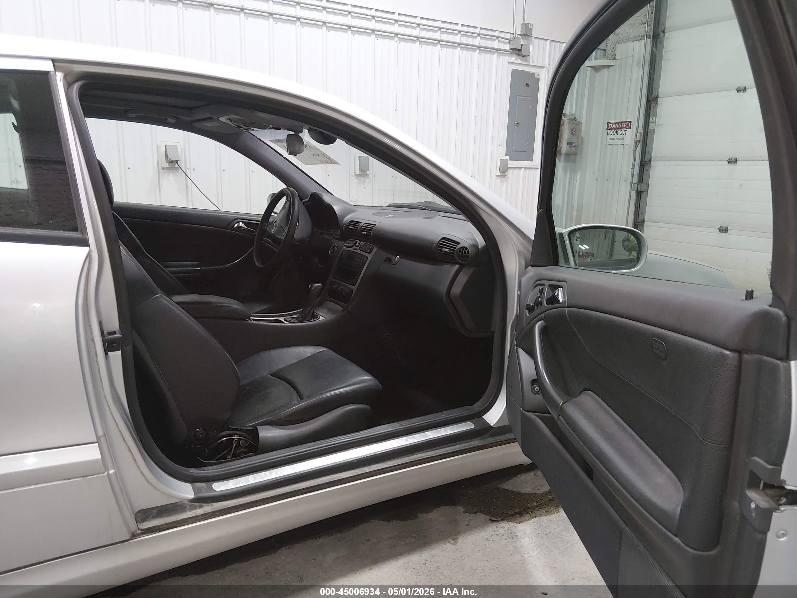 2002 Mercedes-benz C 230k Sport Coupe Silver vin: WDBRN47J92A367571