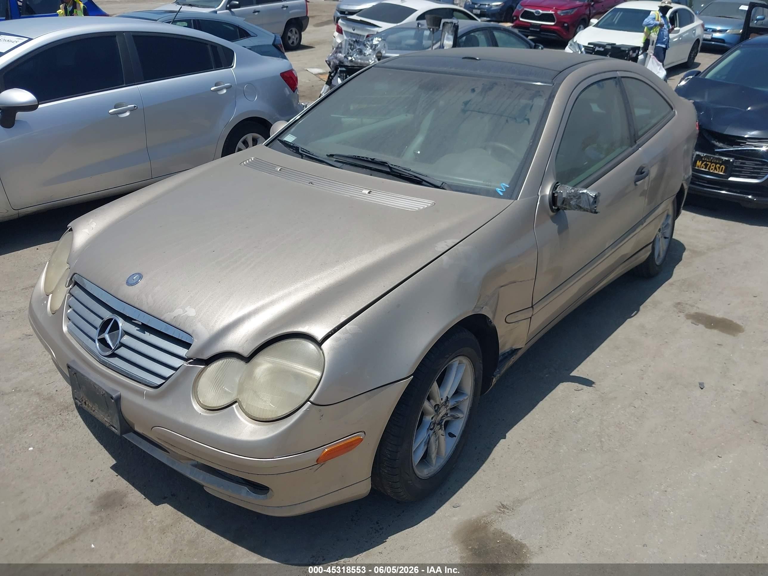 2003 Mercedes-benz C 320 Sport Золотой vin: WDBRN64J03A477667