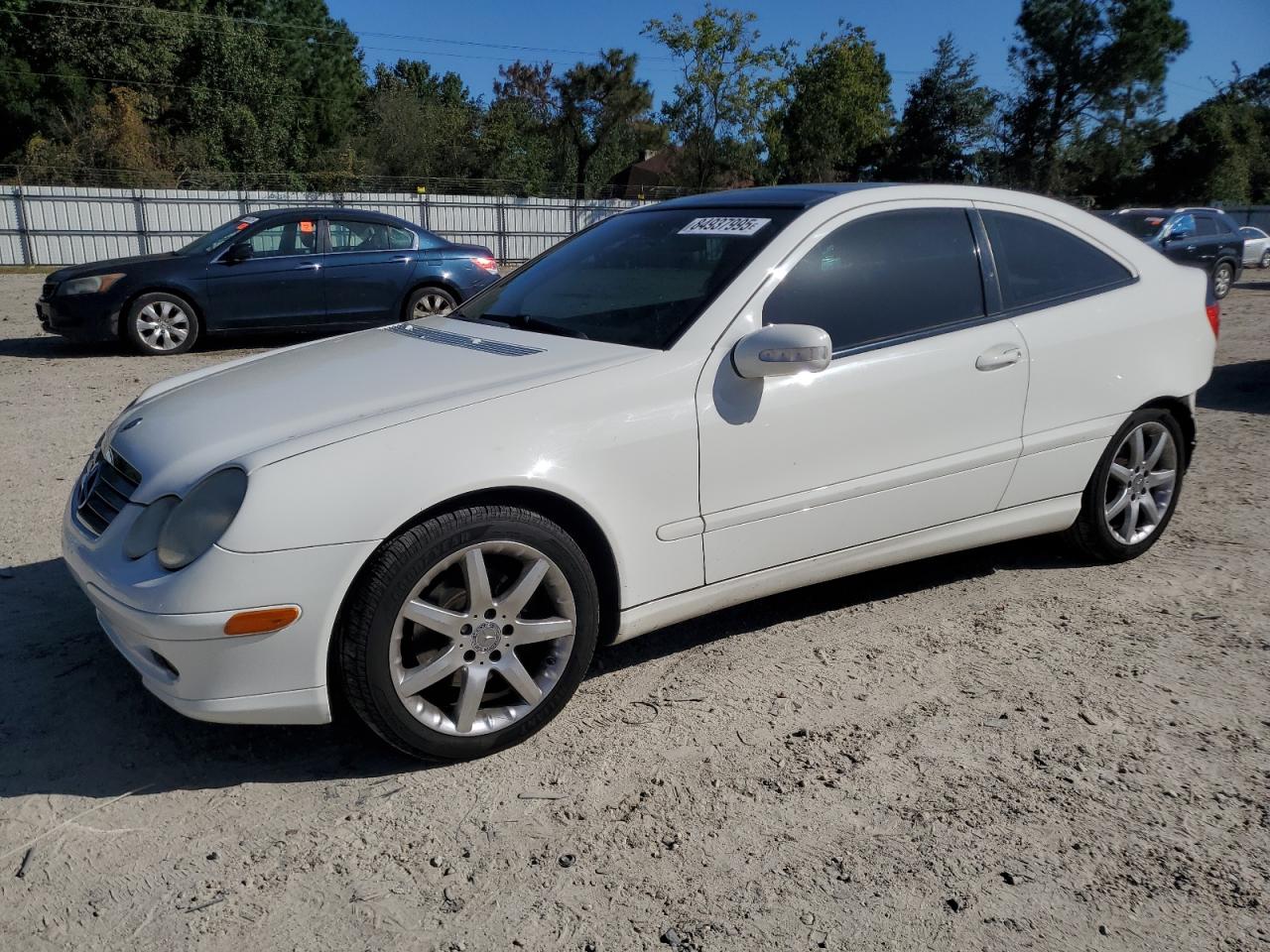 2003 Mercedes-benz C 320 Sport Coupe White vin: WDBRN64J33A517269