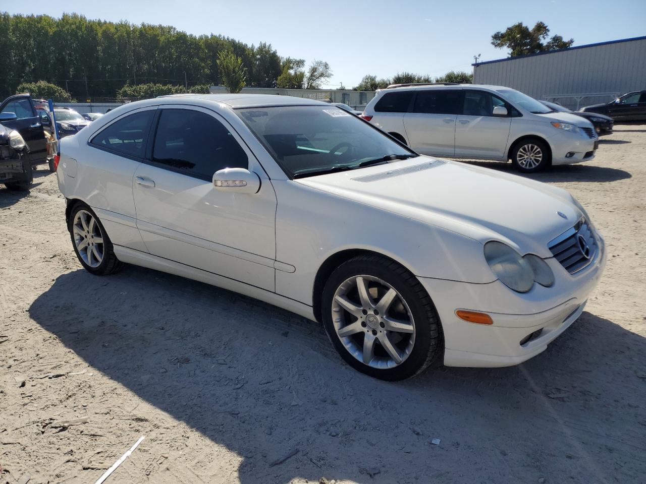 2003 Mercedes-benz C 320 Sport Coupe White vin: WDBRN64J33A517269
