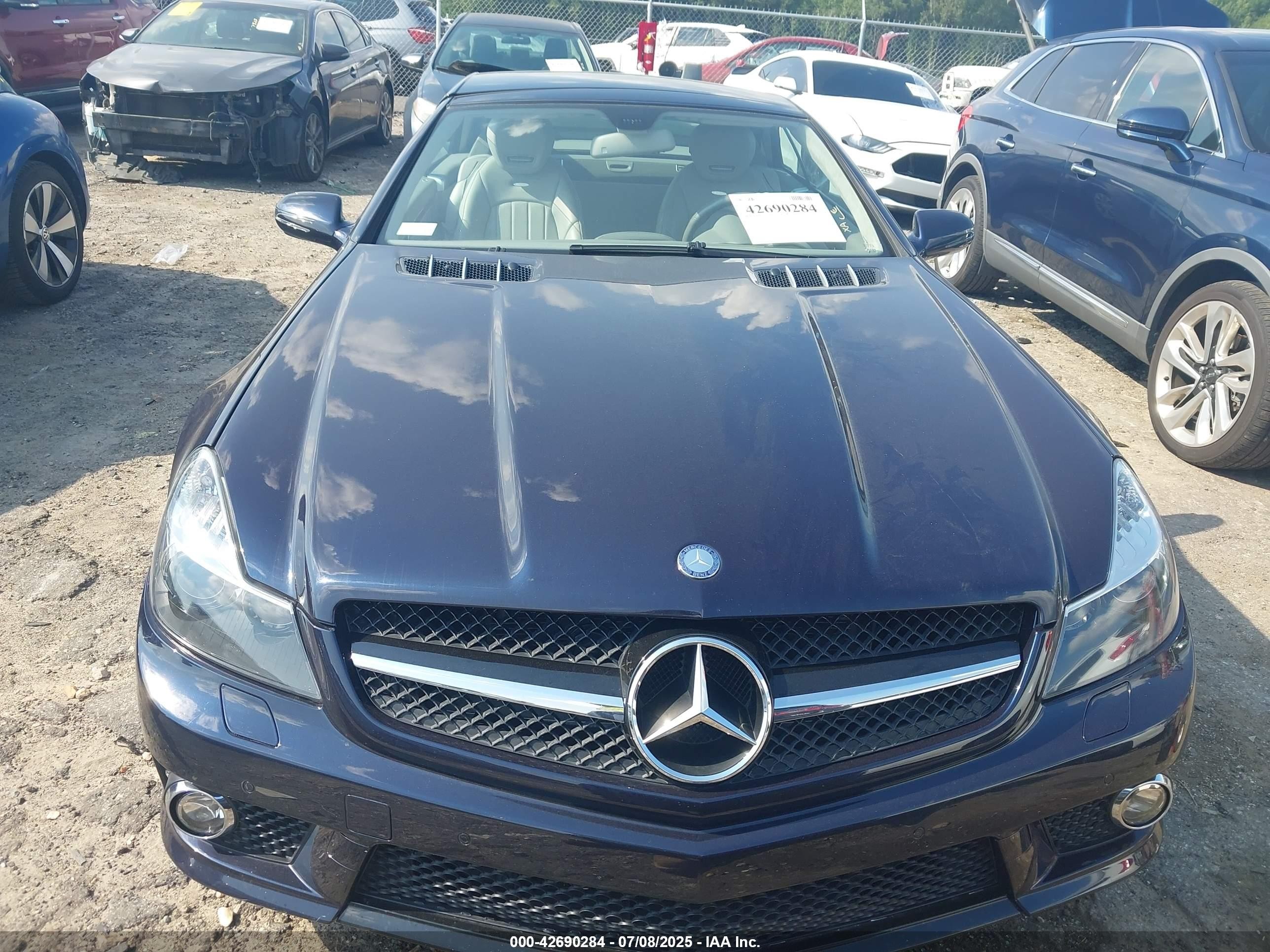 2009 Mercedes-benz Sl 63 Amg   Dark Blue vin: WDBSK70F49F146572