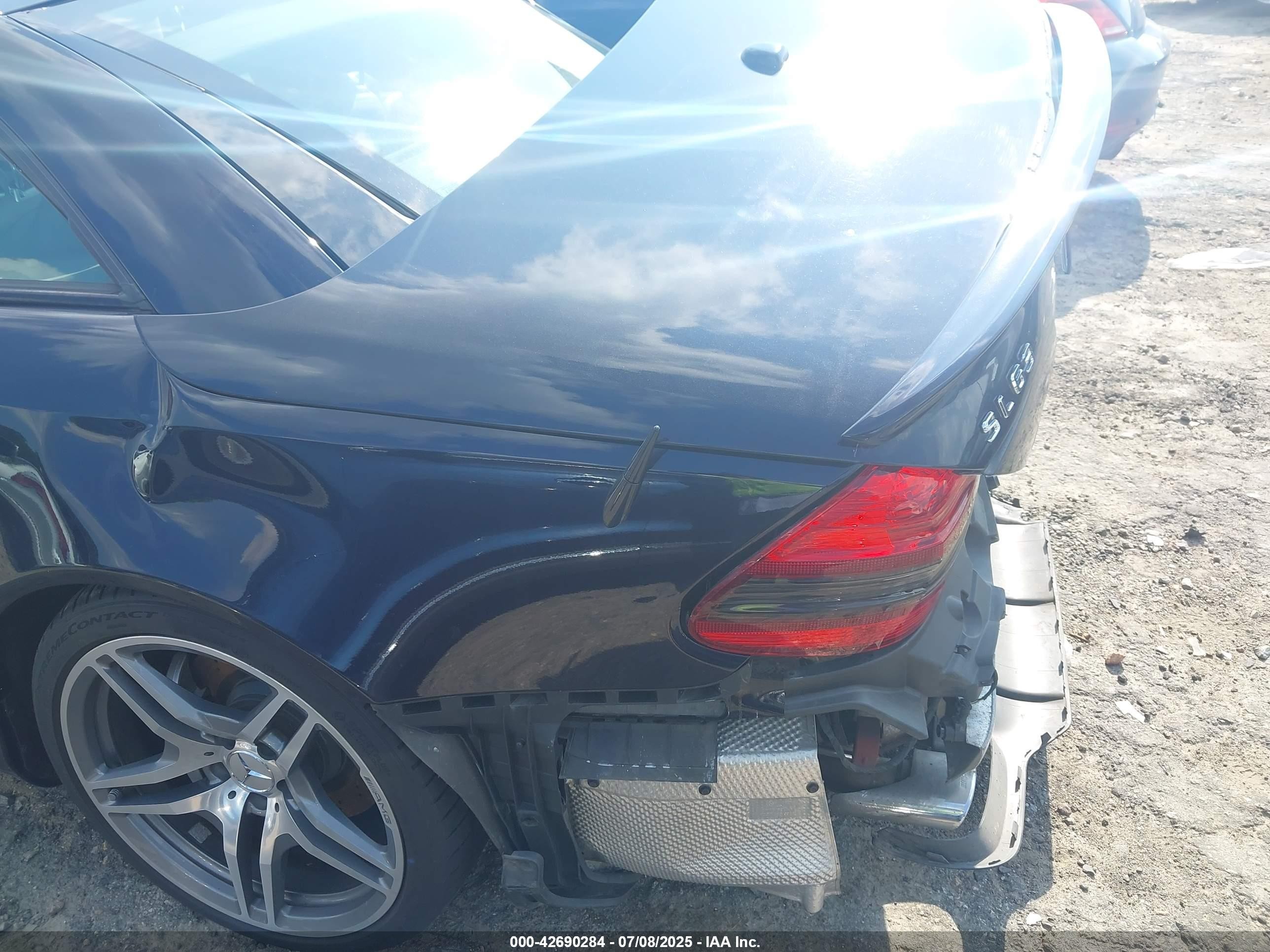 2009 Mercedes-benz Sl 63 Amg   Dark Blue vin: WDBSK70F49F146572