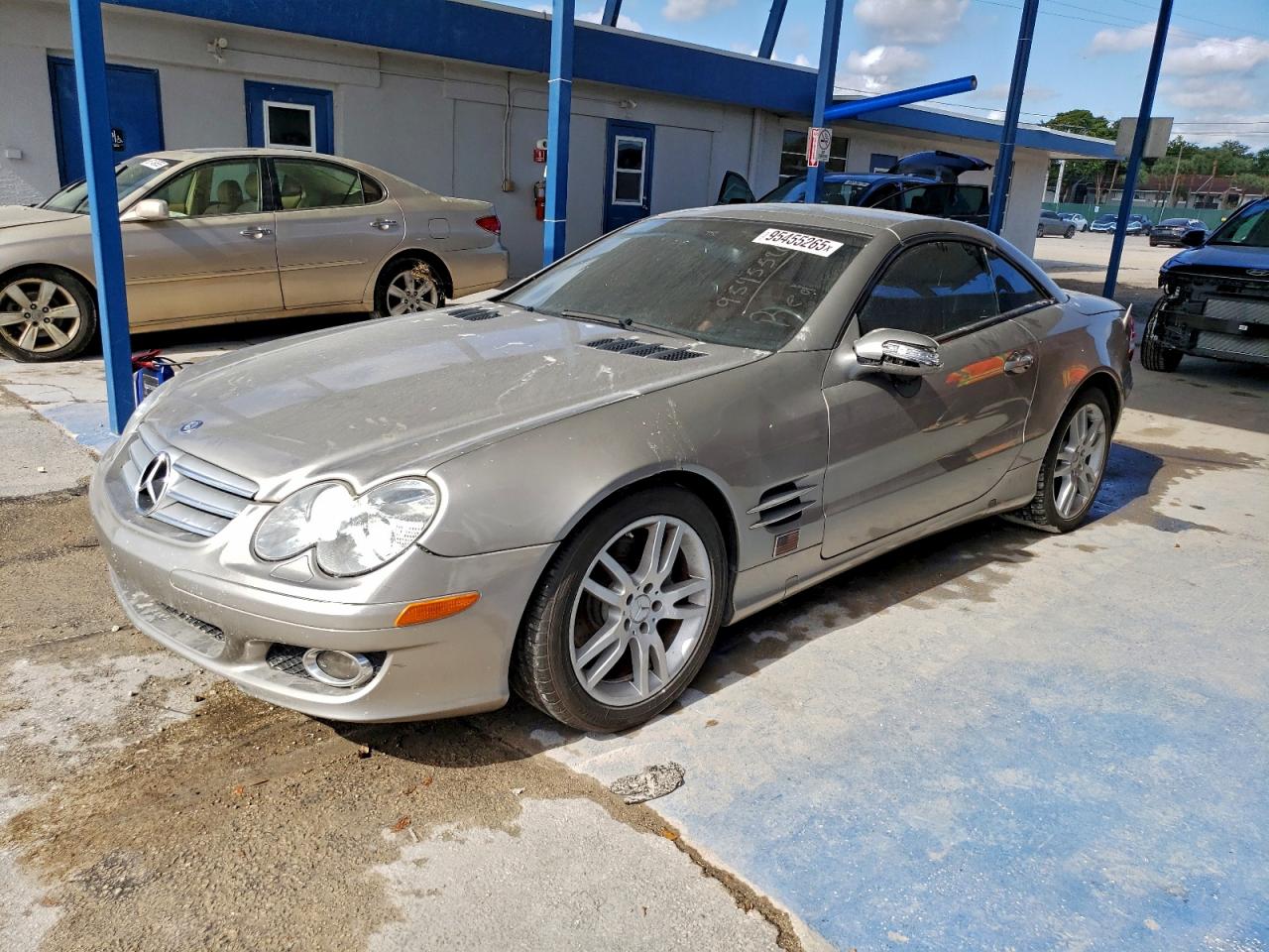 2007 Mercedes-benz Sl 550 Gray vin: WDBSK71F07F118070
