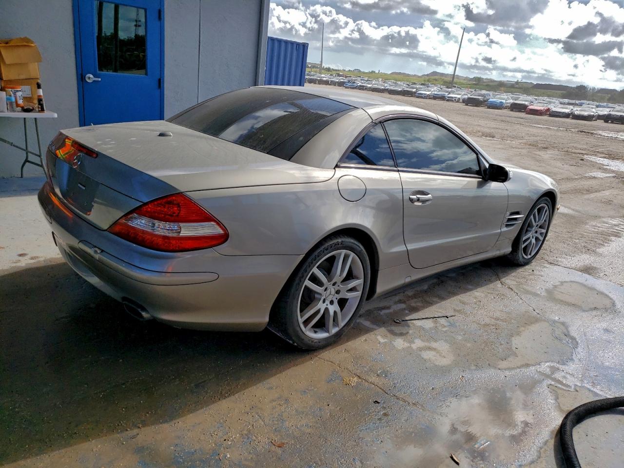 2007 Mercedes-benz Sl 550 Gray vin: WDBSK71F07F118070