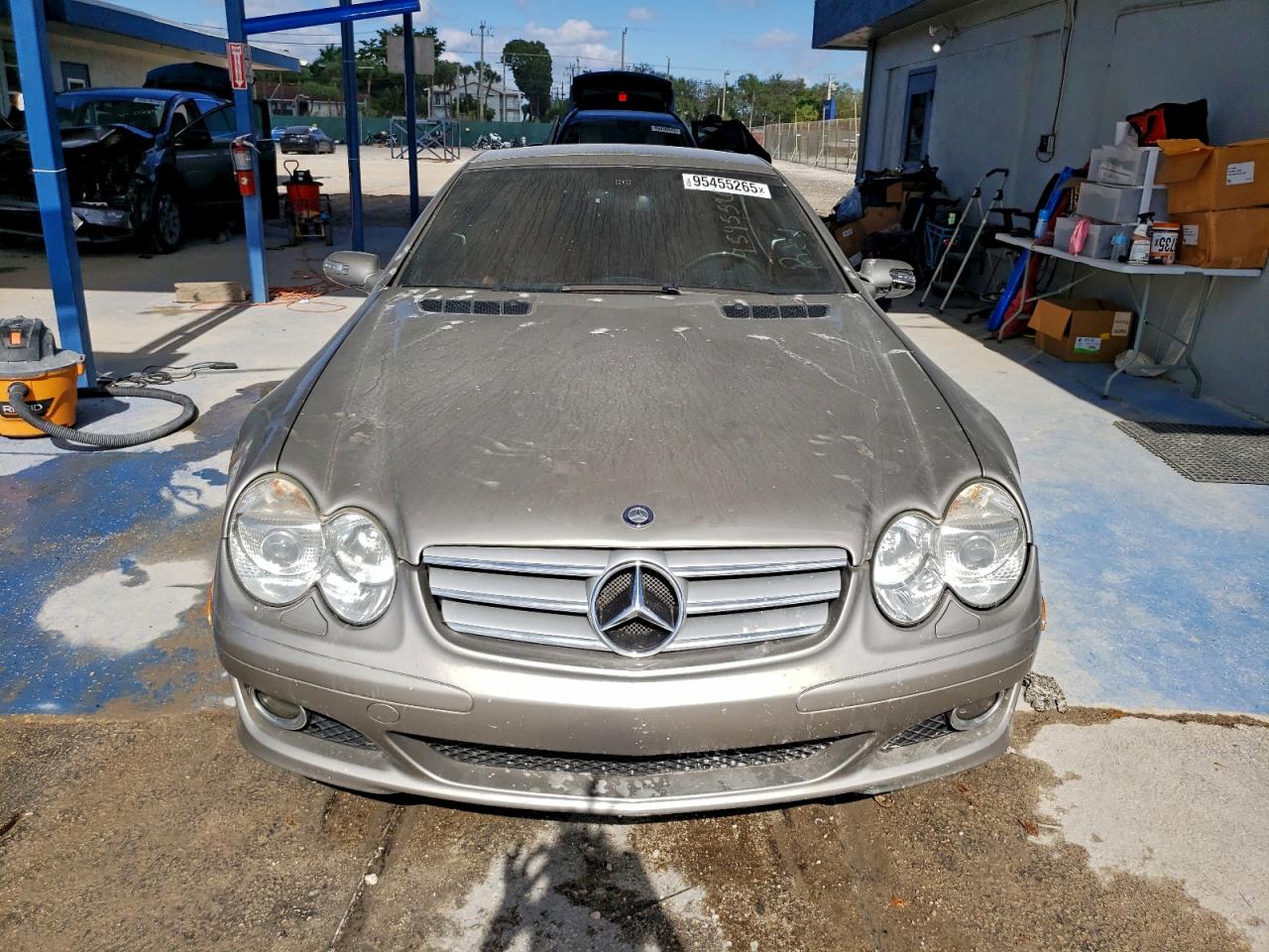 2007 Mercedes-benz Sl 550 Gray vin: WDBSK71F07F118070