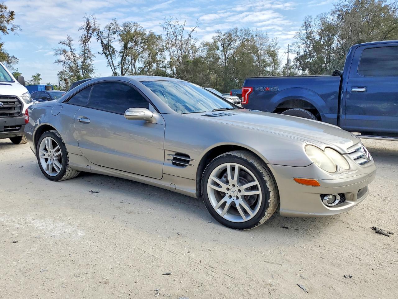 2007 Mercedes-benz Sl 550 Silver vin: WDBSK71F07F118554