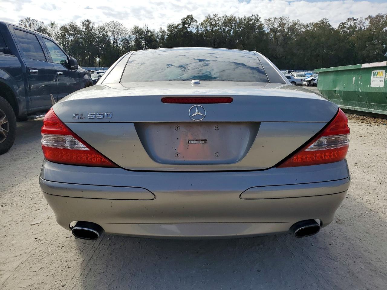2007 Mercedes-benz Sl 550 Silver vin: WDBSK71F07F118554